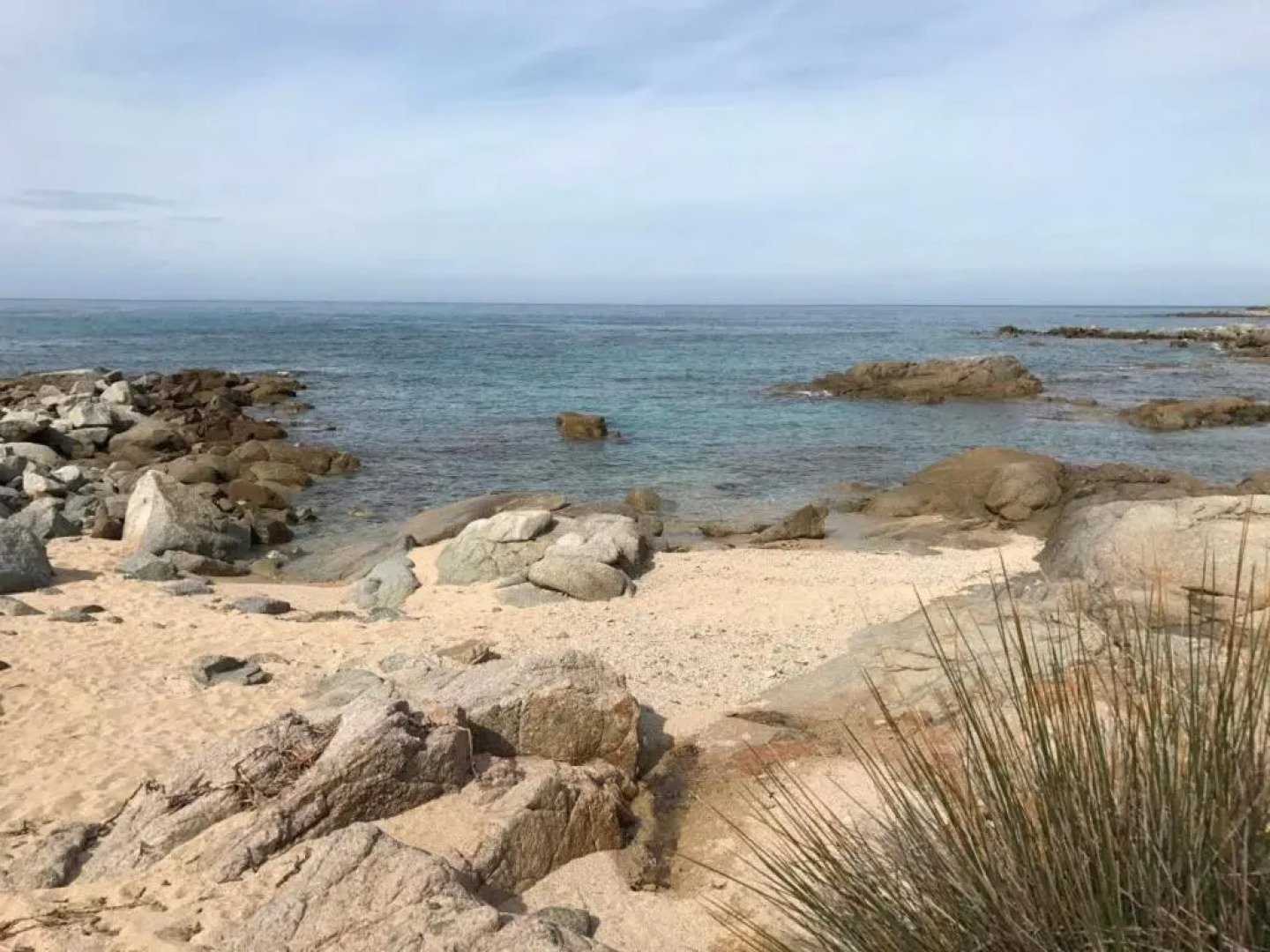 Mini villa climatisée - Vue mer - Mer à 50 m - Jardin et 2 terrasses 300 m2