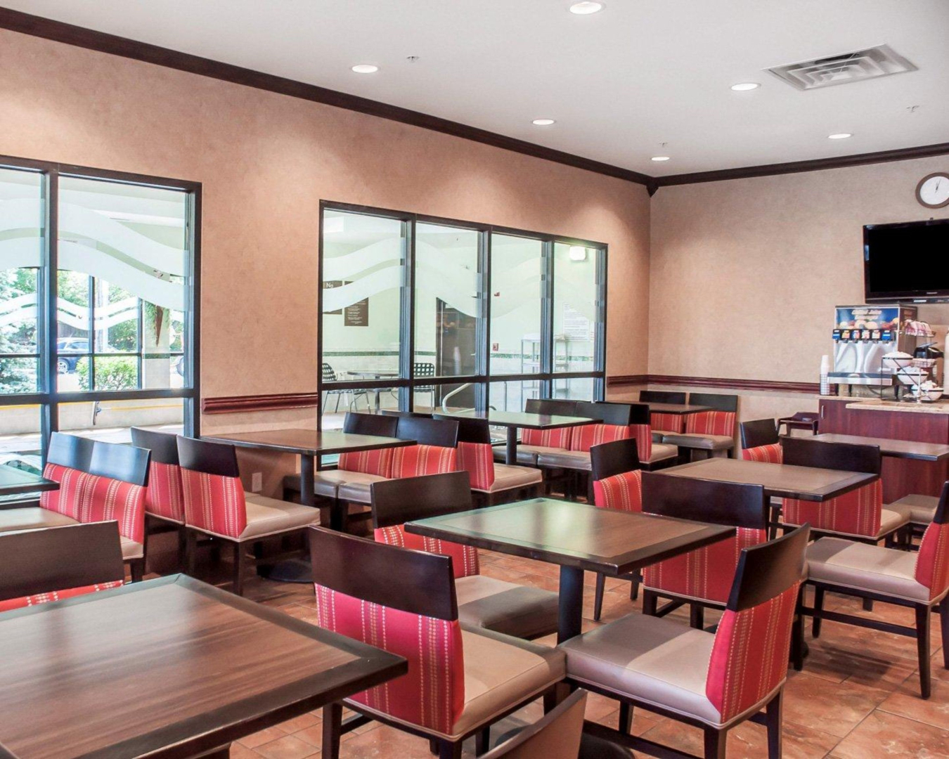 Quality Inn Near Walden Galleria Mall