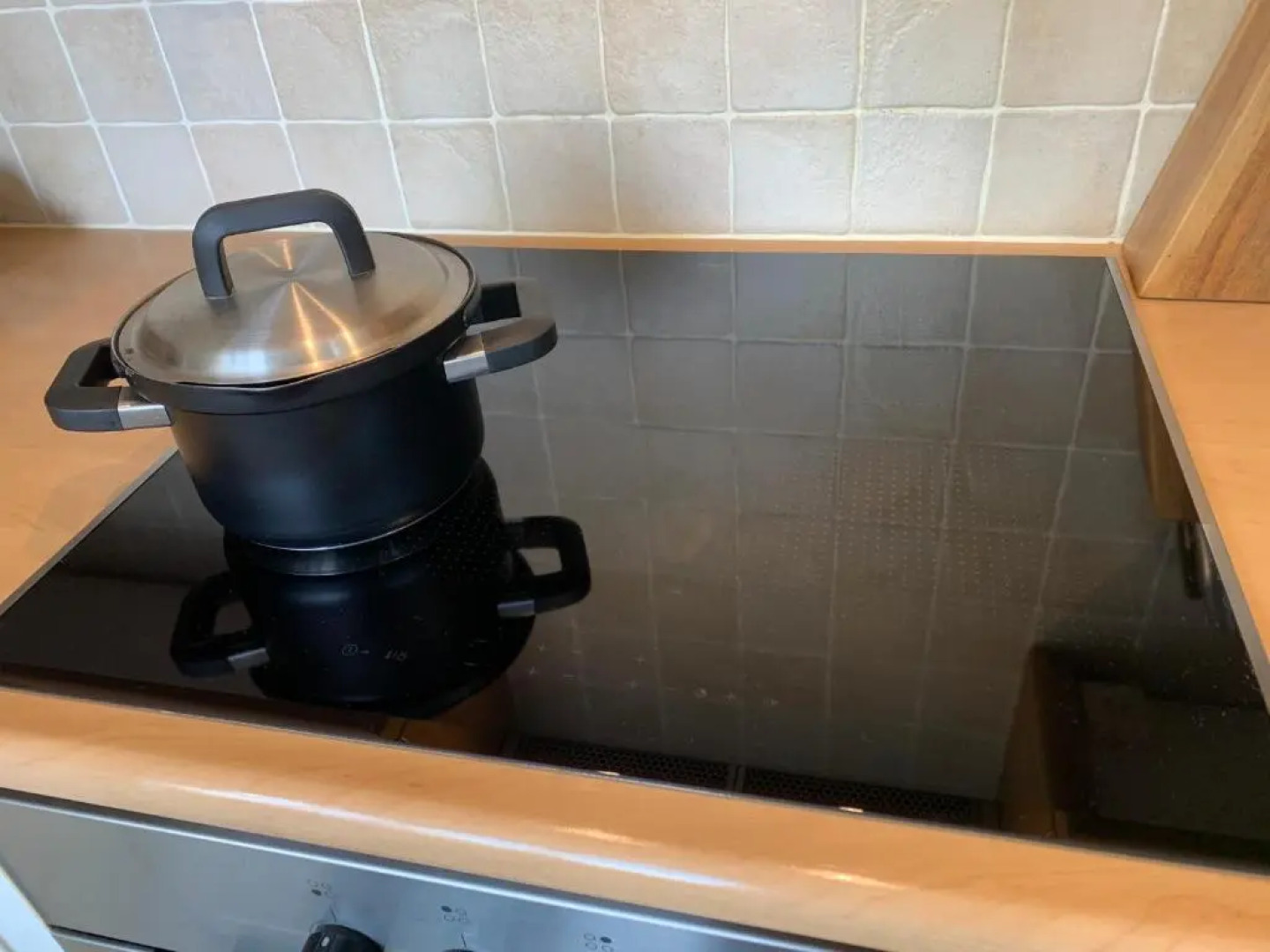 Gorinchem, spacious house, terrace at the water