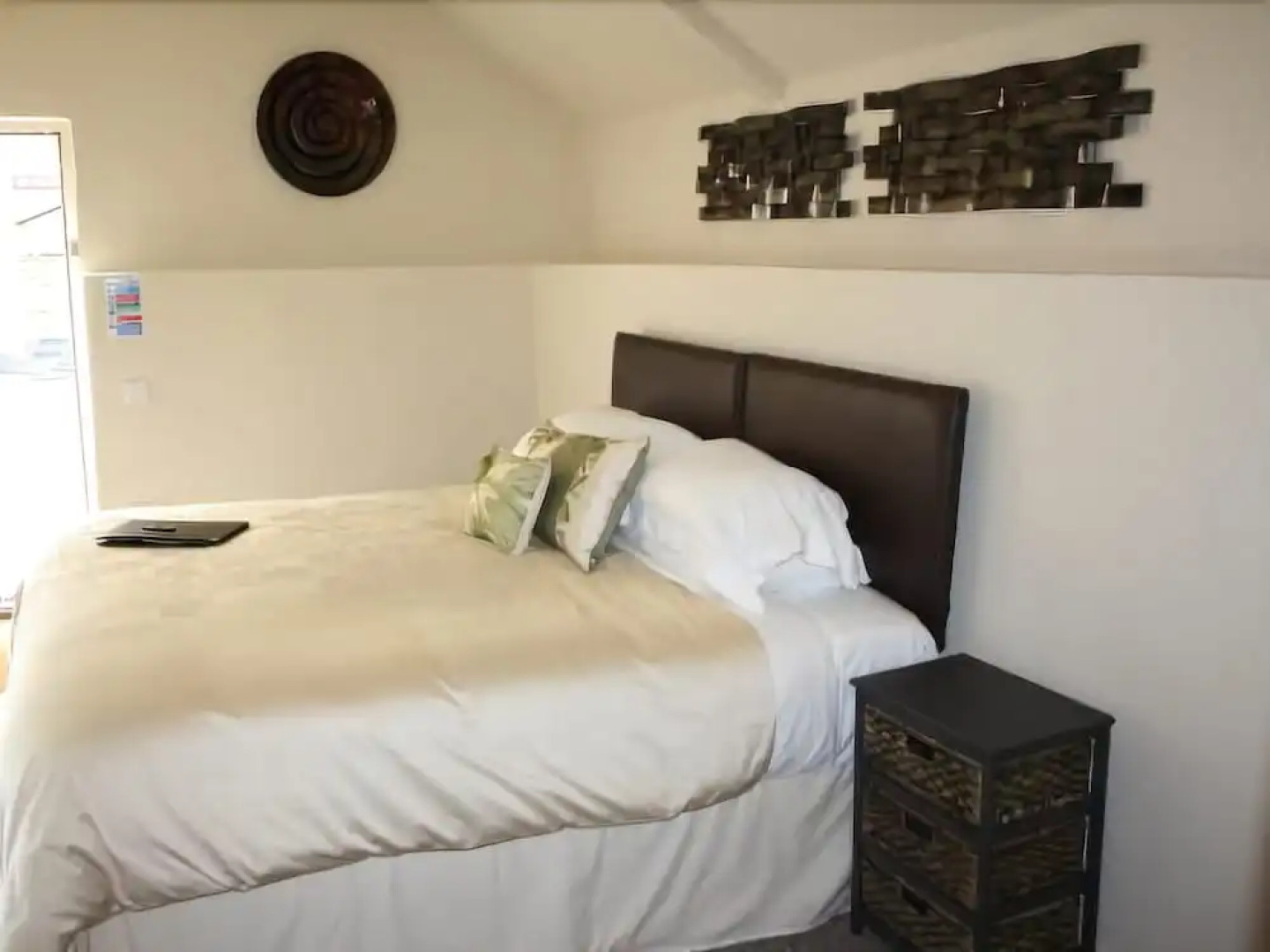 The Hollow Bottom - B&B