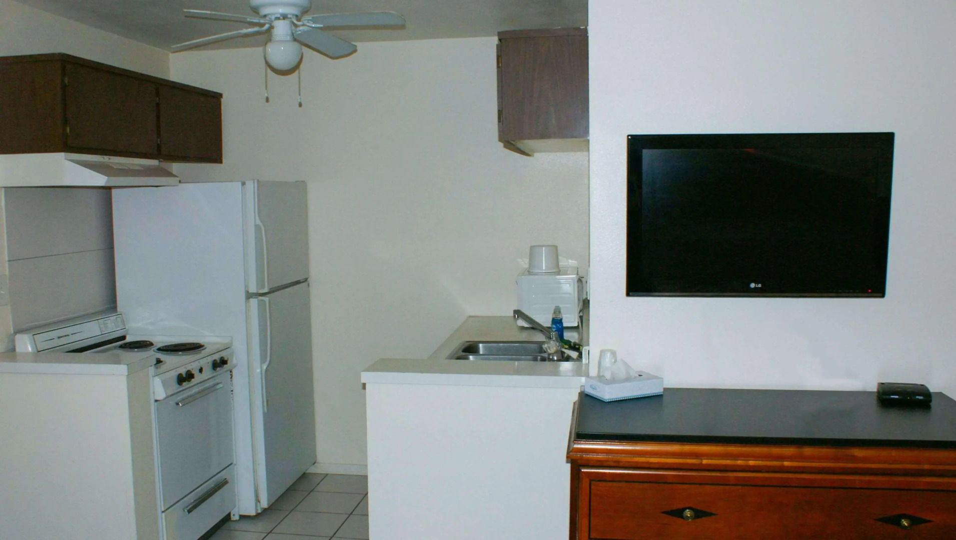 HWY Express Inn and Suites