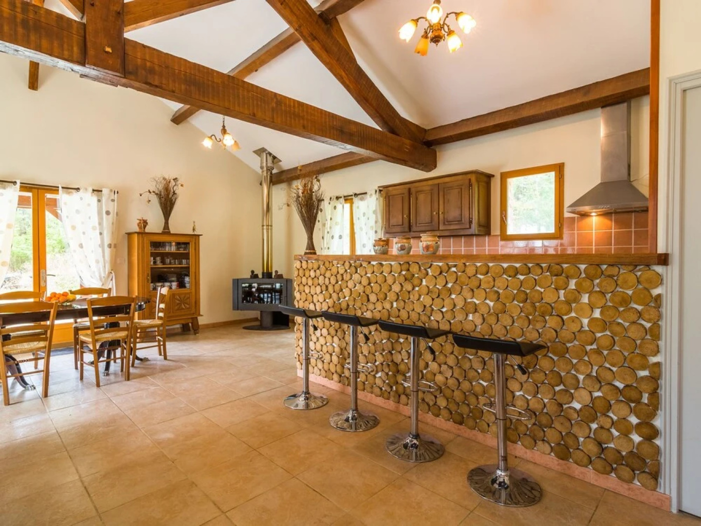 Quaint Holiday Home in Blanquefort-sur-briolance With Pool