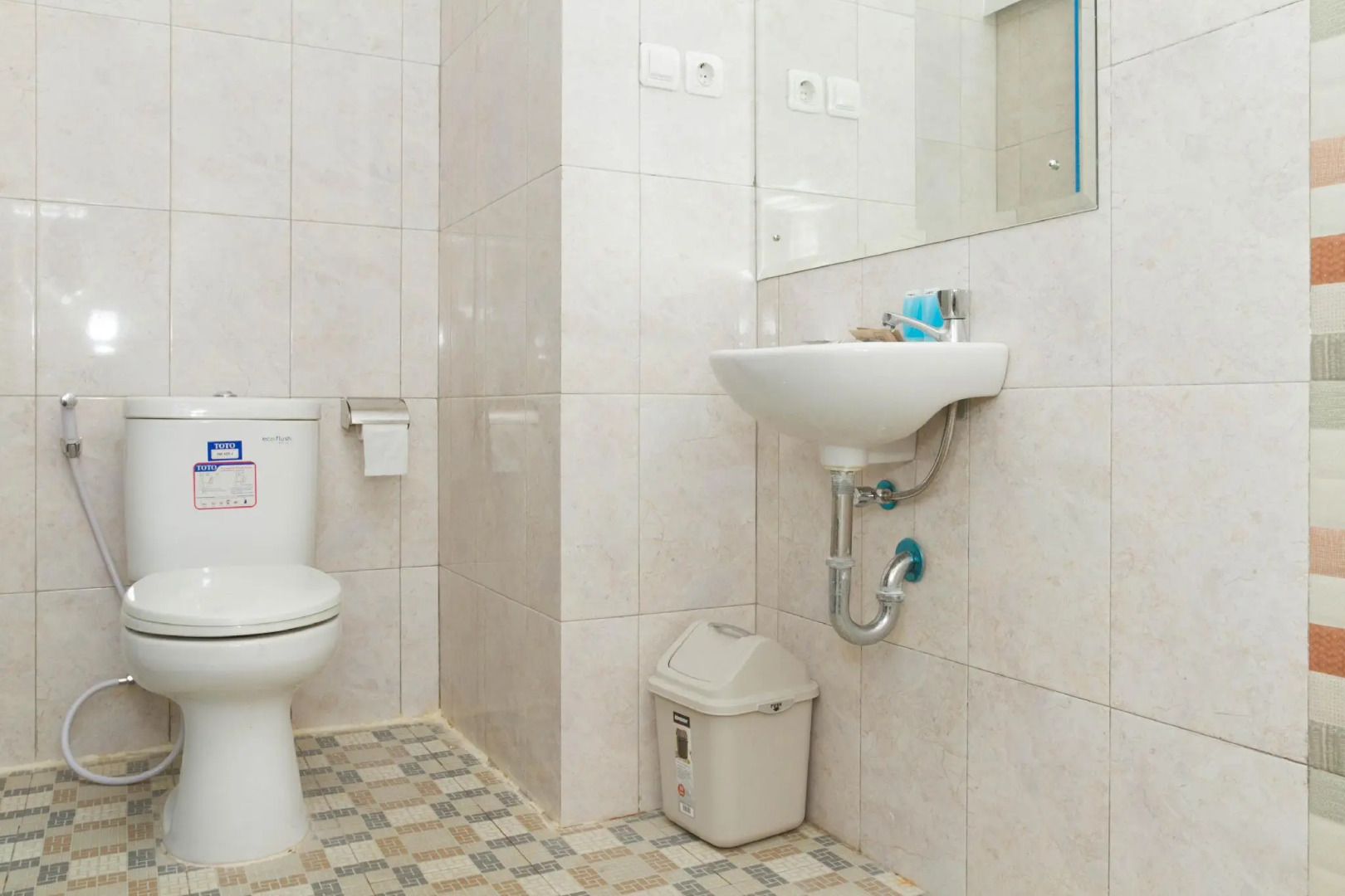 RedDoorz Plus near Jatinangor Town Square 2