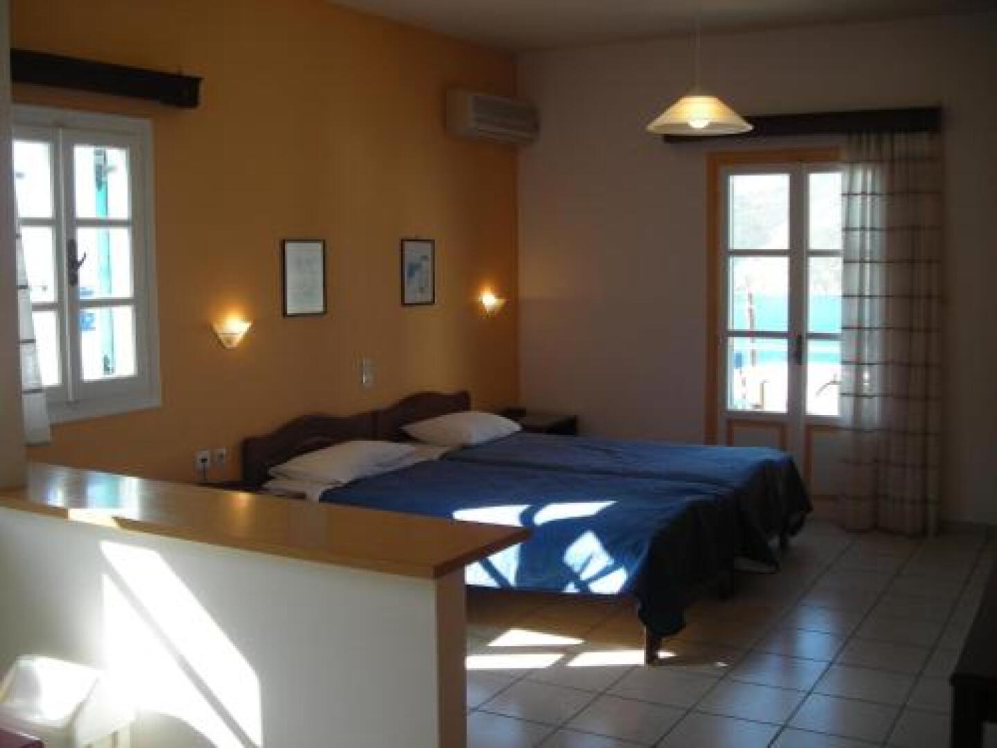 Gryspo's Hotel Studios & Apartments