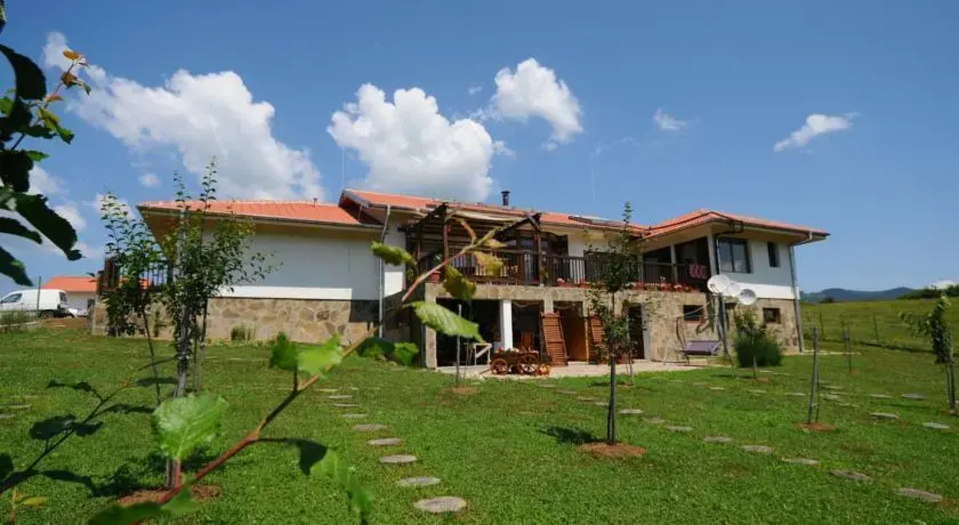 Tabashko Tarn Guest House