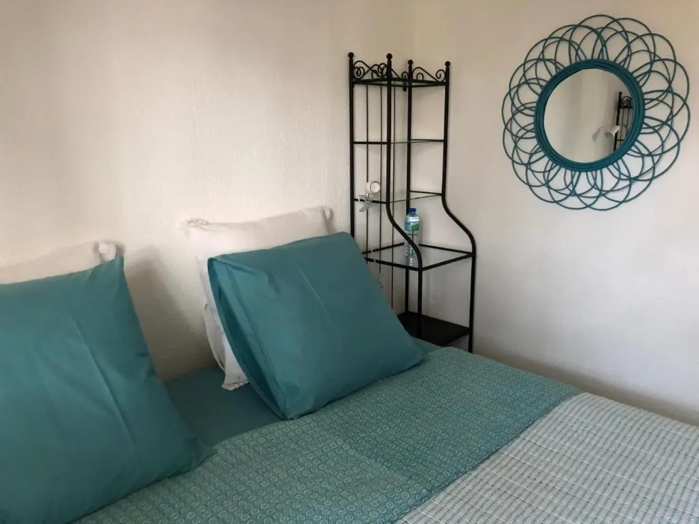 **** Beau T2 de 40 m2, jardin de 70m2, au calme, à 50 mètres de la plage