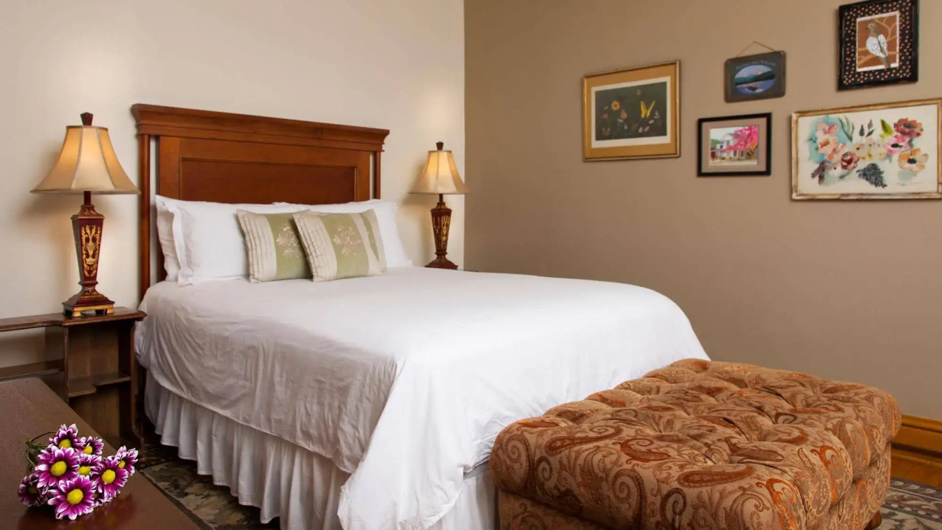 The Guest House Inn on Courthouse Square