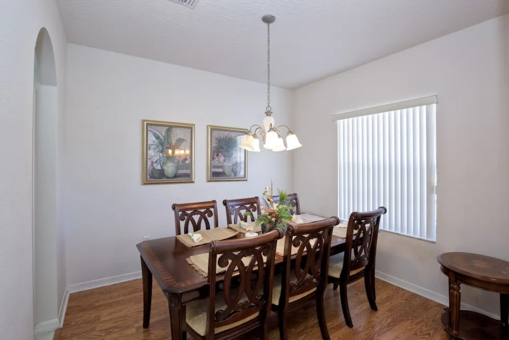 Magnificent Large Home w Pool and Spa