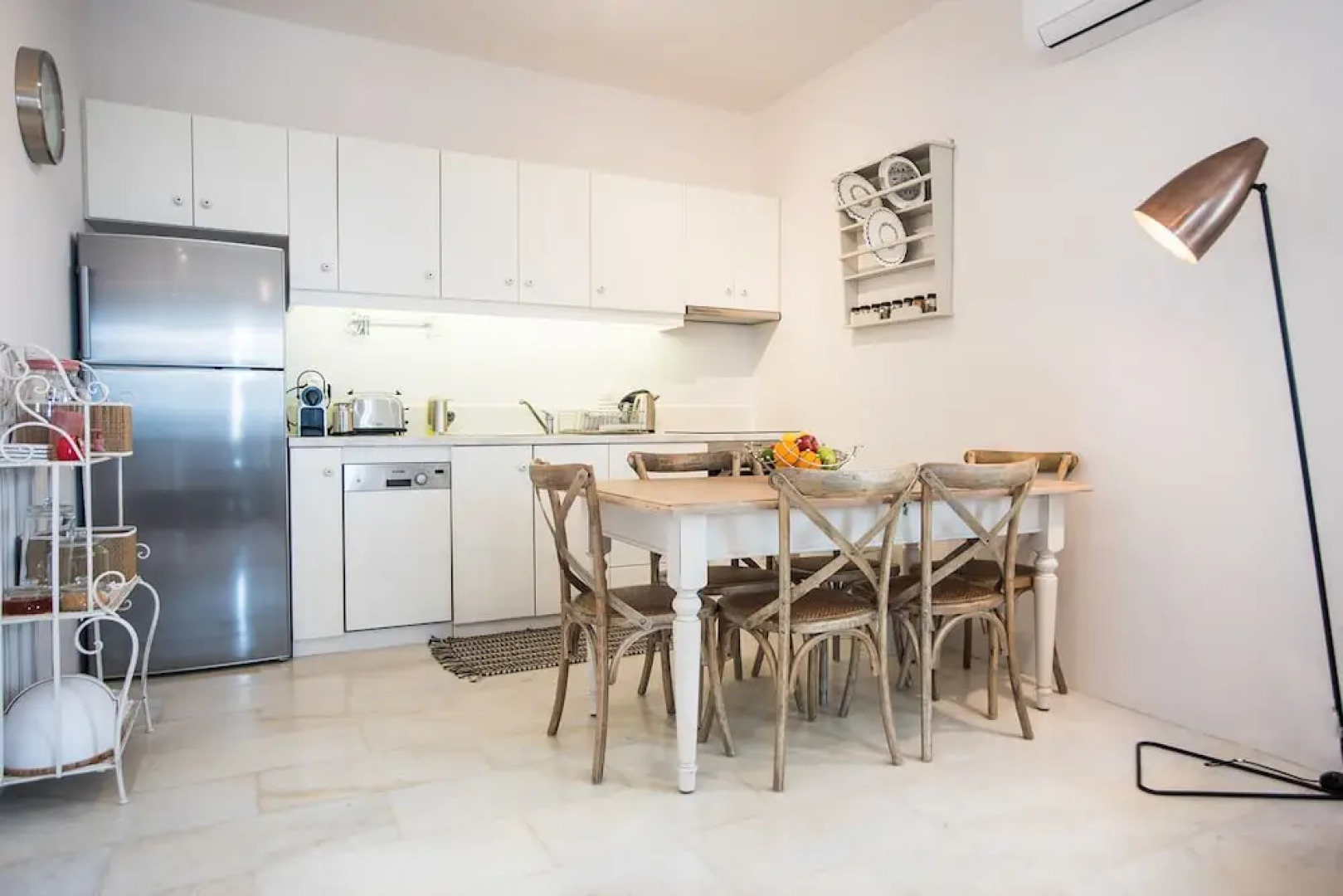 Eclectic island villa - gorgeous sea views, garden by VillaRentalsgr