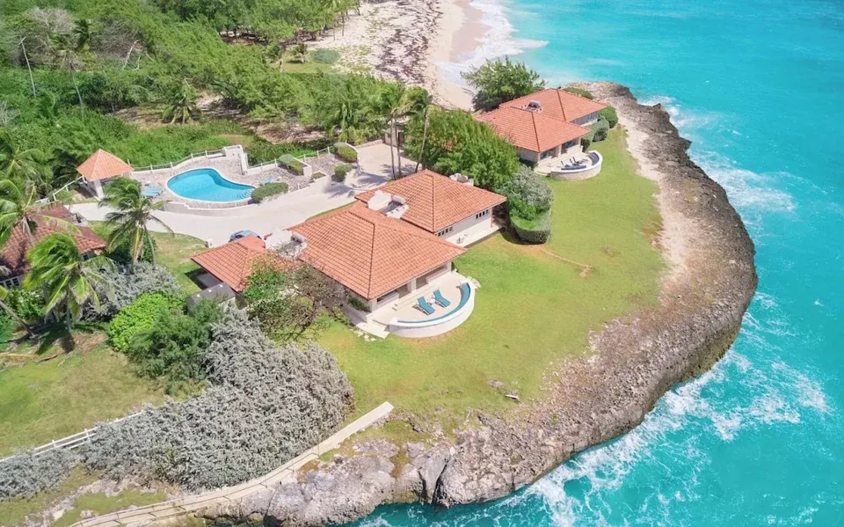 Maltese Falcon Villa 4bd by Zenbreak