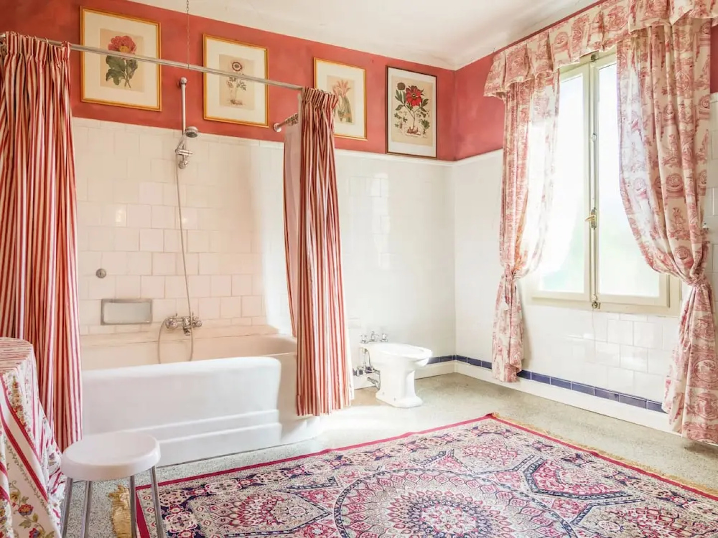 Luxurious Mansion in Crespignaga With Swimming Pool