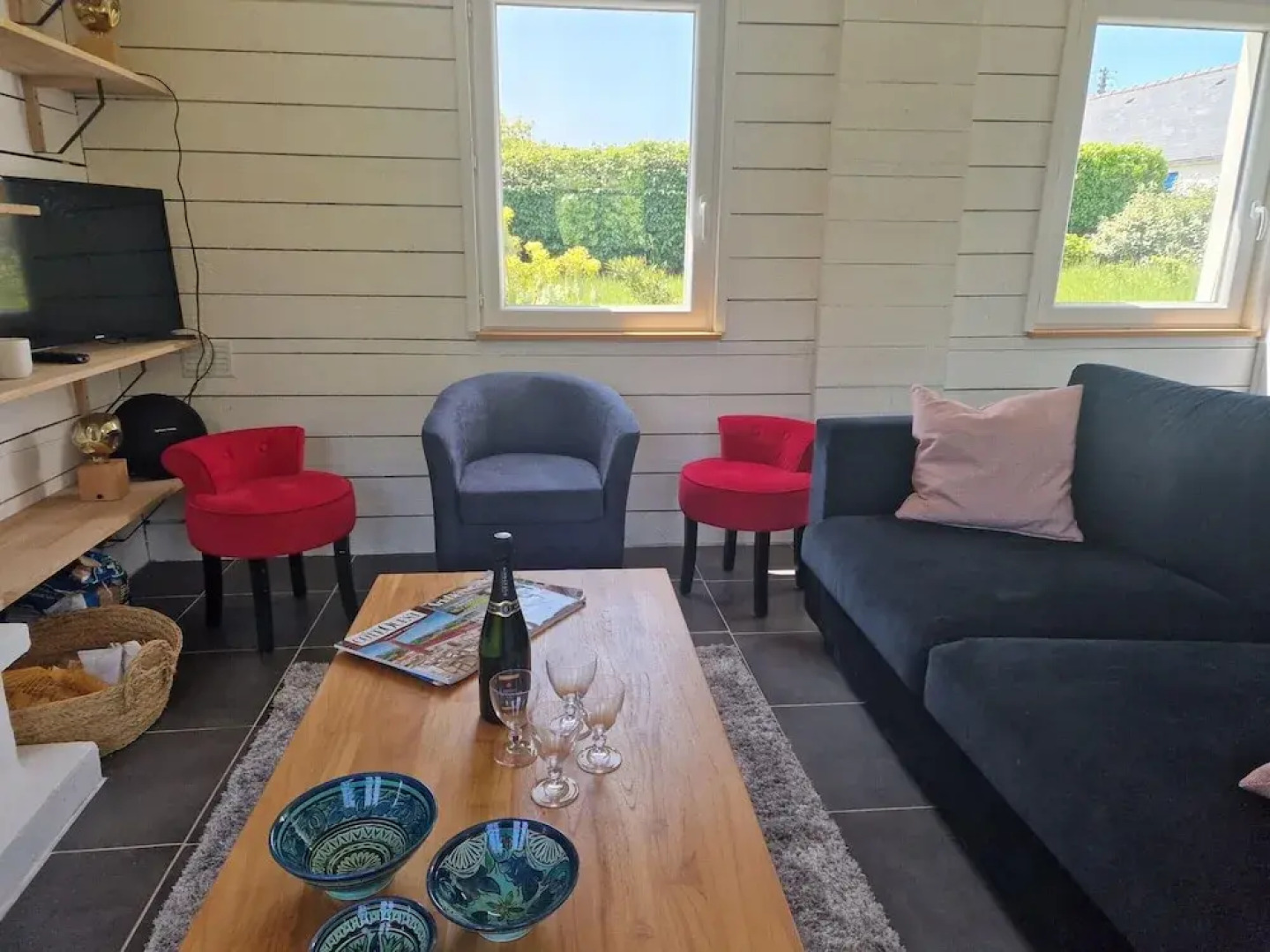 Comfortable Holiday Home on Large Garden Plot in Locquirec