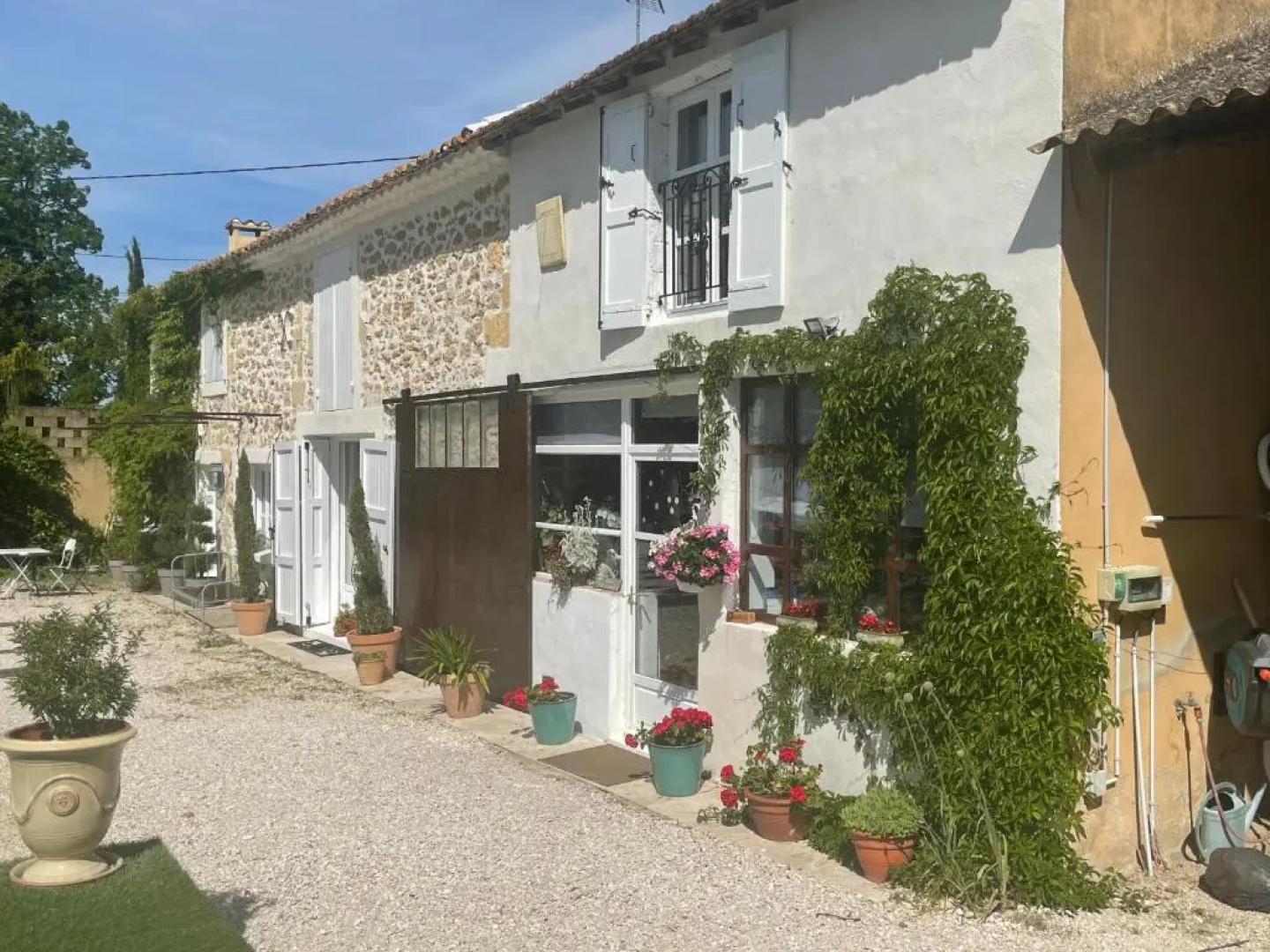 Appt 2 pieces dans Mas provençal