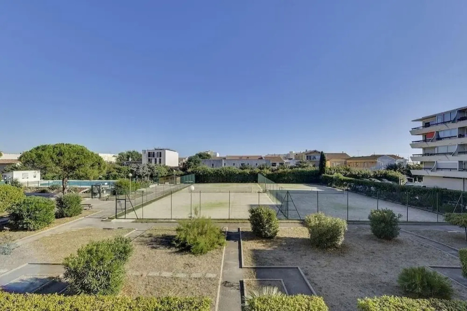 Splendide T2 piscine terrasse clim