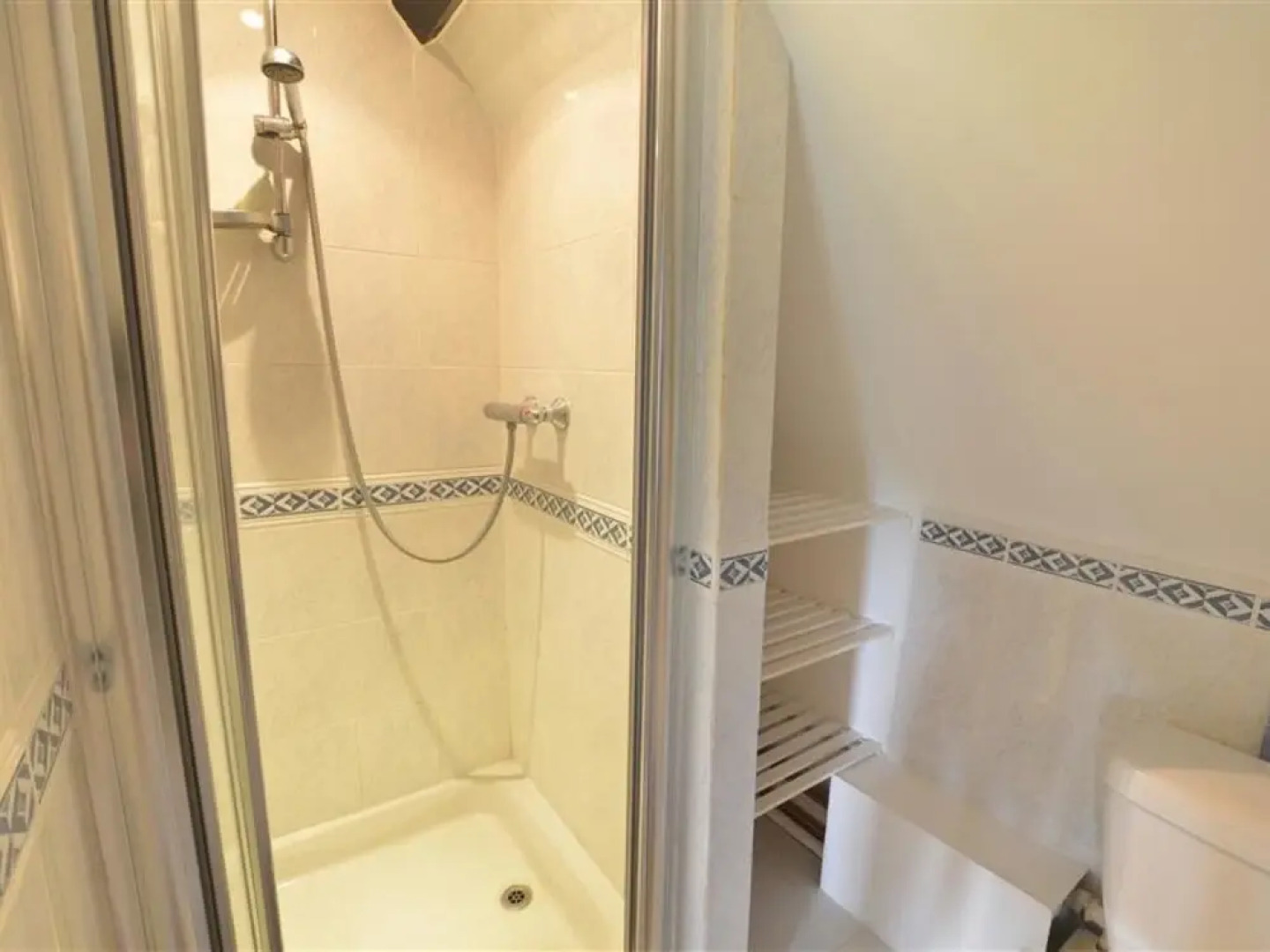 Pleasant holiday home in Horning with pond