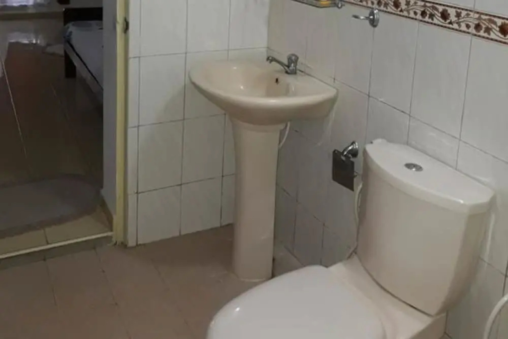 Yoho Sadewa Holiday Inn