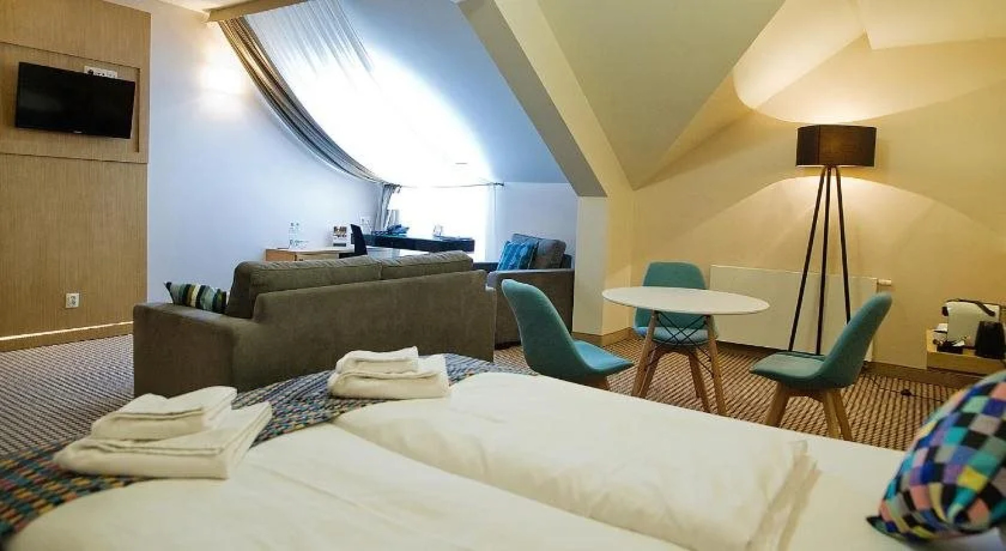 Velvet Hotel & Restaurant