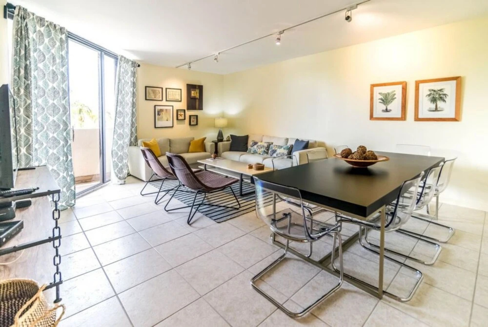 Stunning Spacious Miami Beach 3 Bedroom Condo 6 Guests