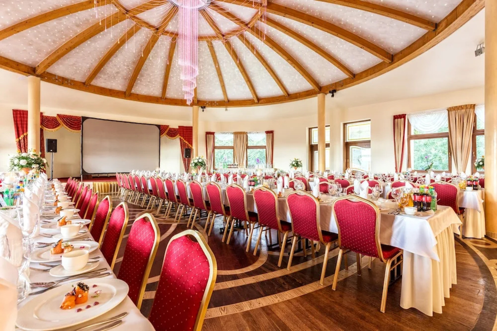 Lesna Perla - Restaurant and Hotel