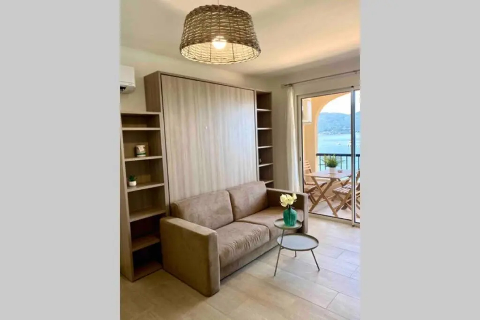 Appartement 3 pers sur la plage, accès direct mer