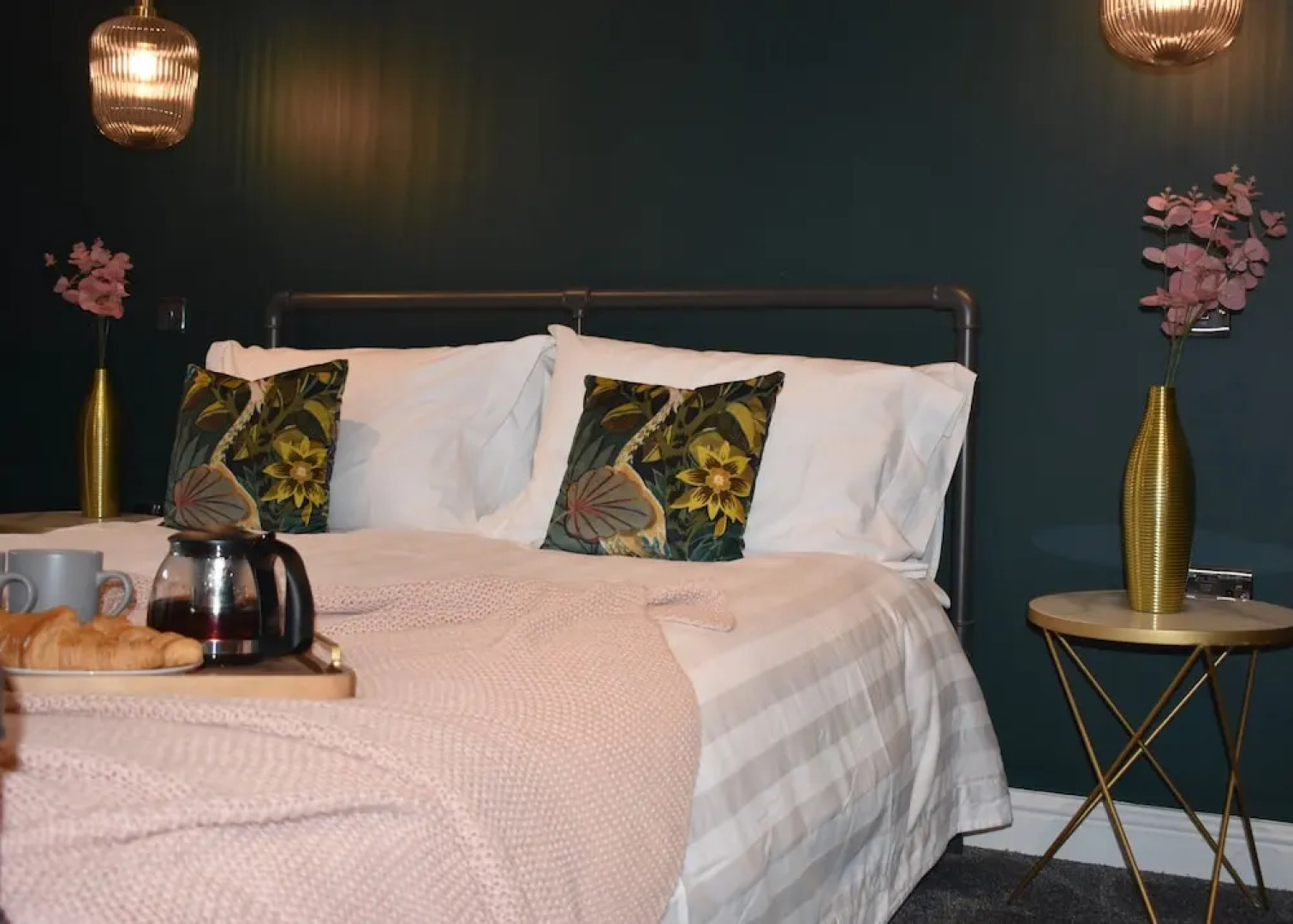 Yr Hen Beudy, Barn Conversion, Sleeps 4, Dogs Ok