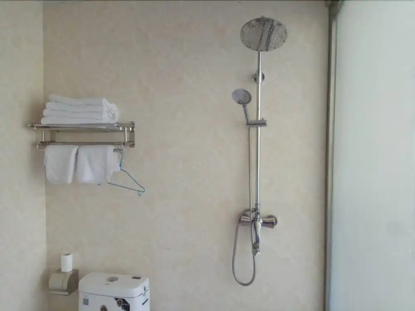 Wutai Mountain Waldorf Youth Hostel