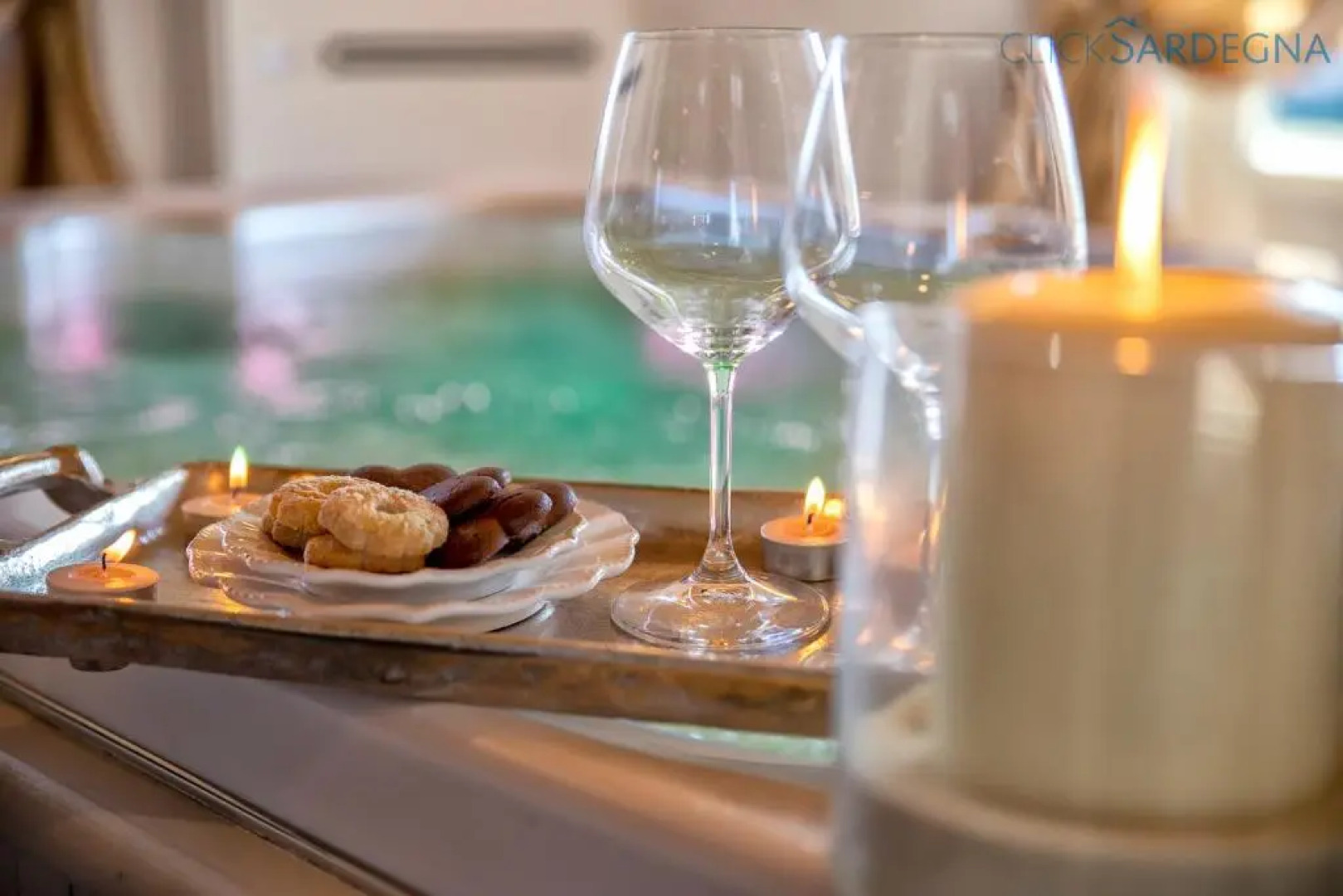 Fabulous Breath-taking Cottage With Pool and Spa