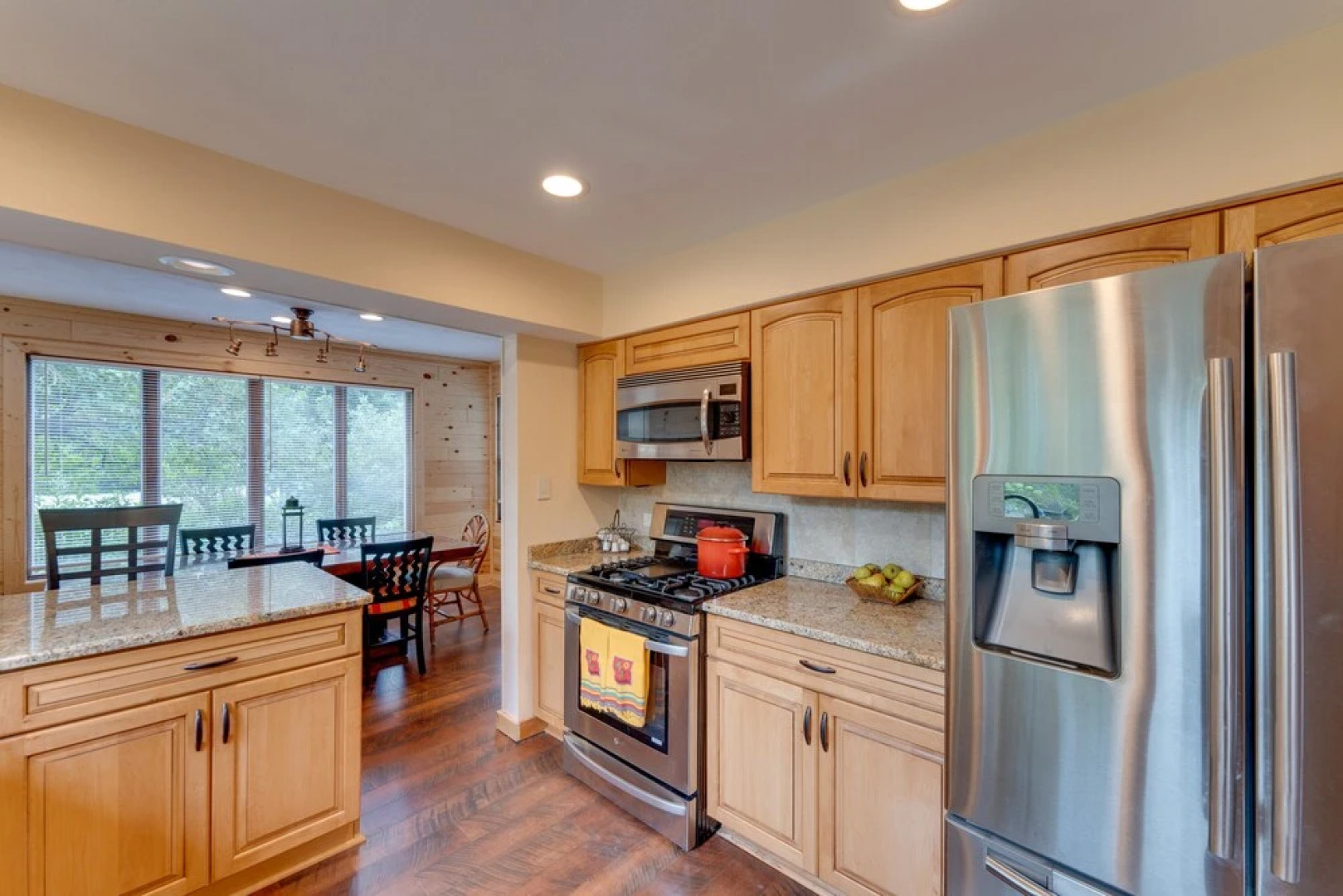 Beautiful Lake Geneva Home ~ 3 Mi to Riviera Beach