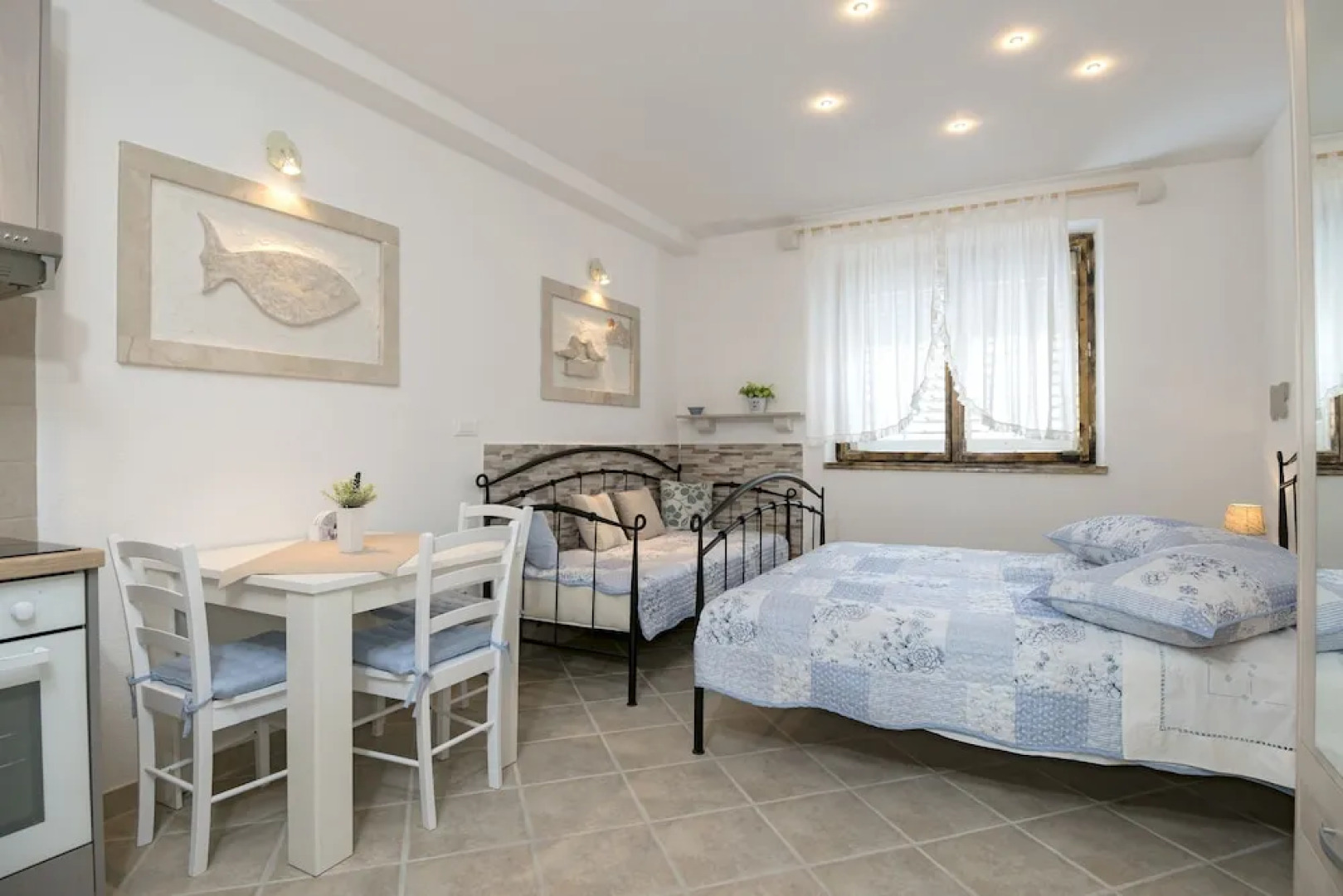 Spacious Apartment Krvavica