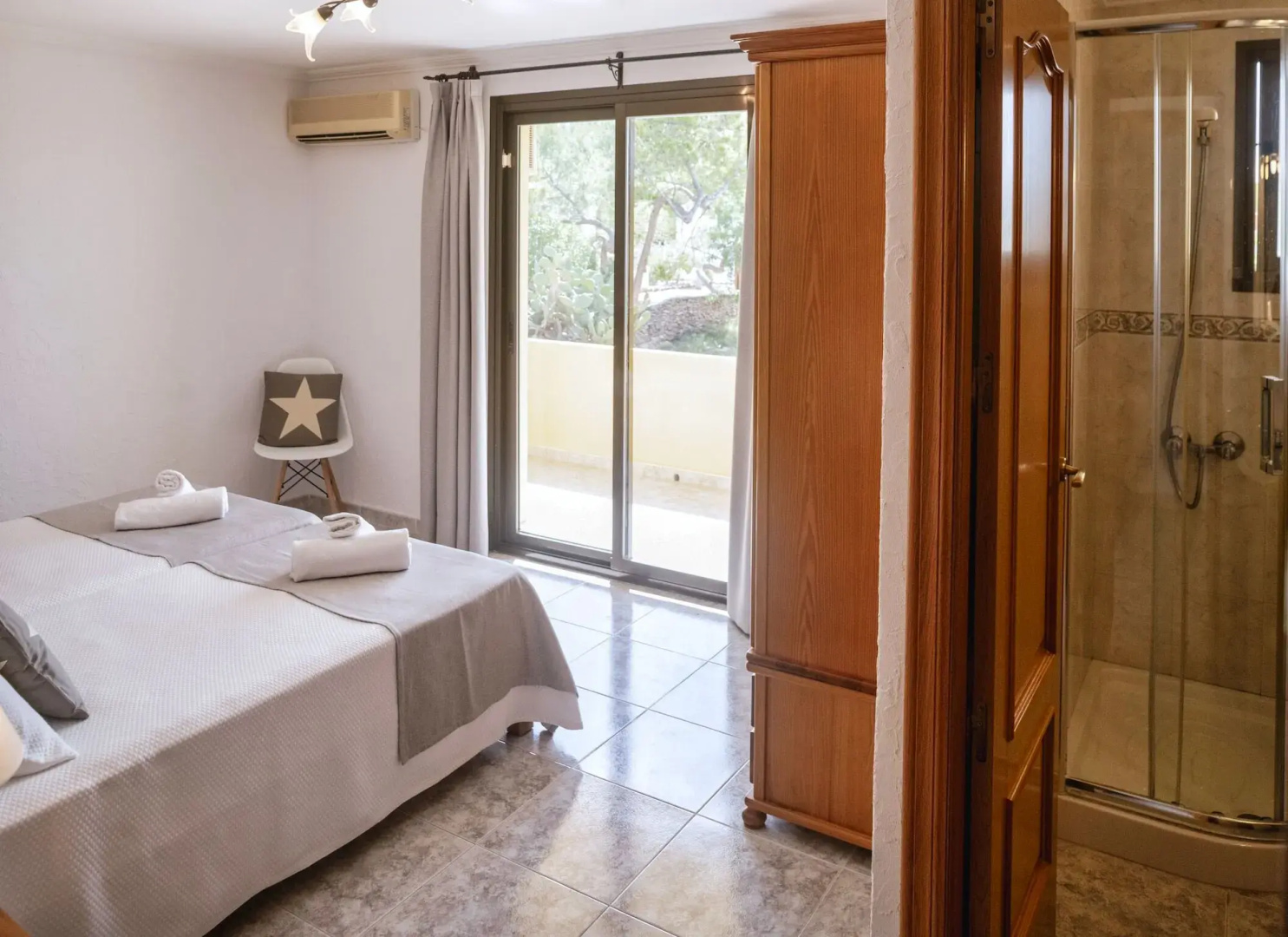 Hotel Lago Dorado