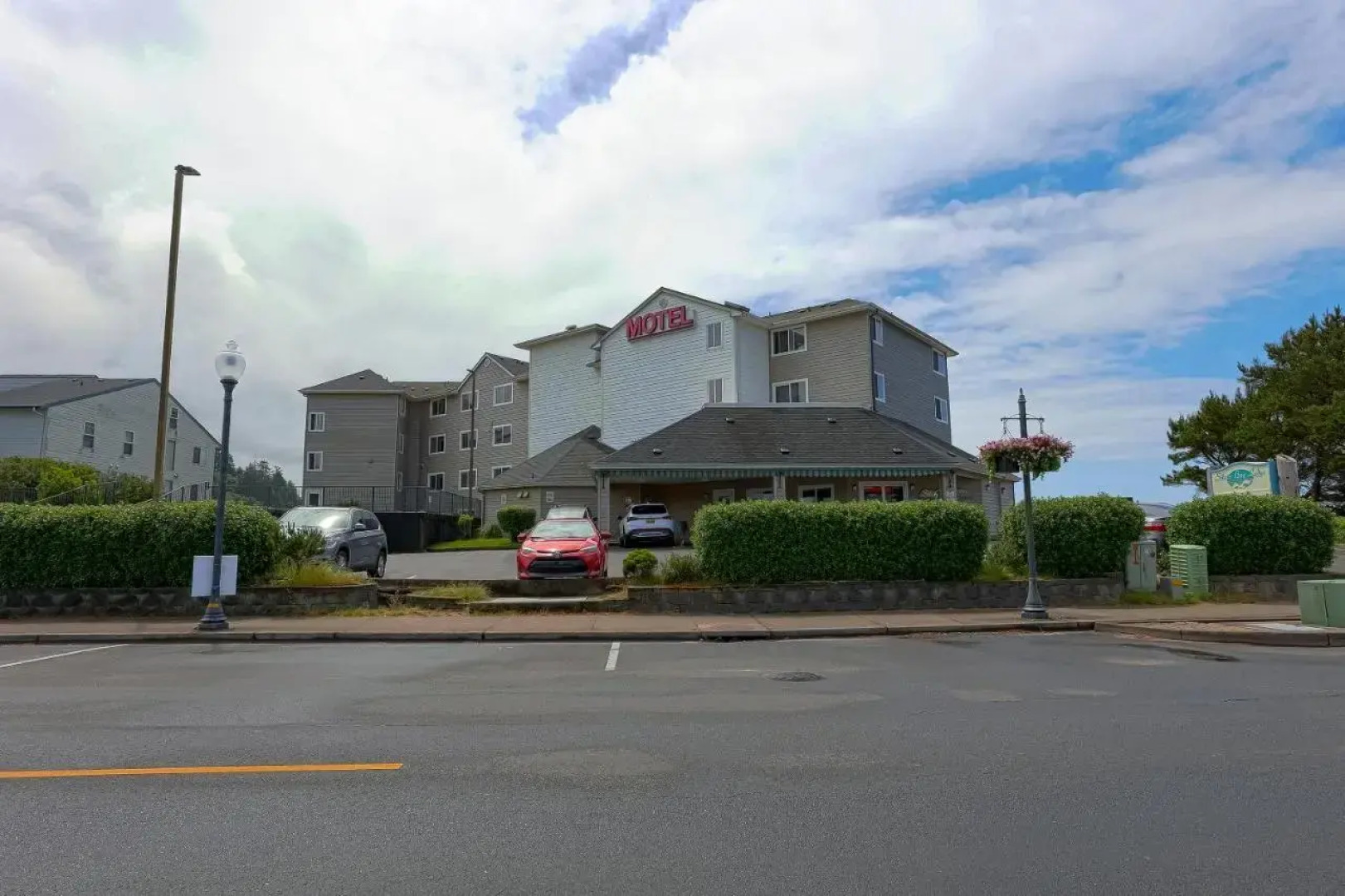 Siletz Bay Beachfront Hotel by OYO Lincoln City