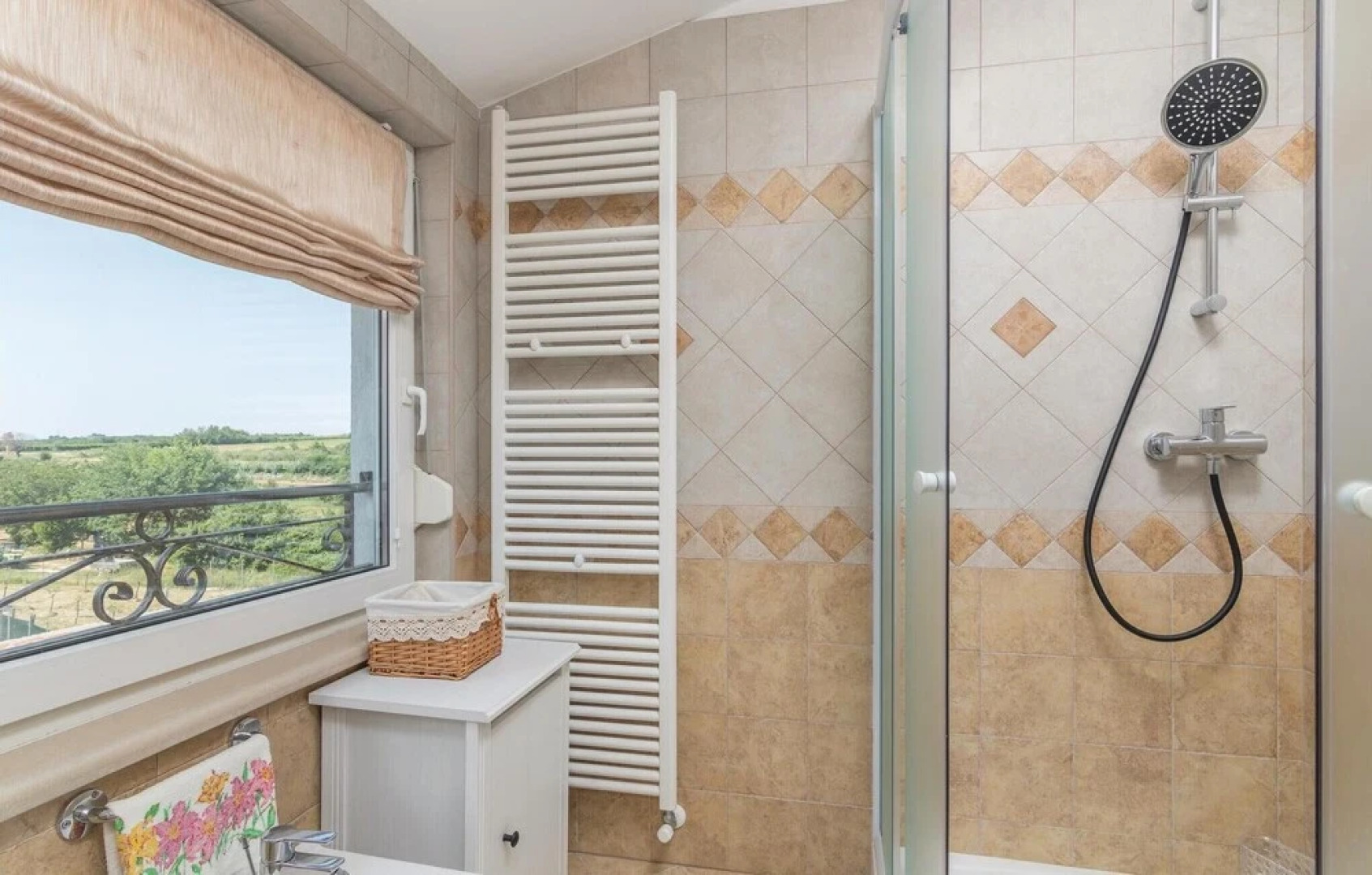 Nice Home in Nova Vas With 4 Bedrooms, Wifi and Outdoor Swimming Pool