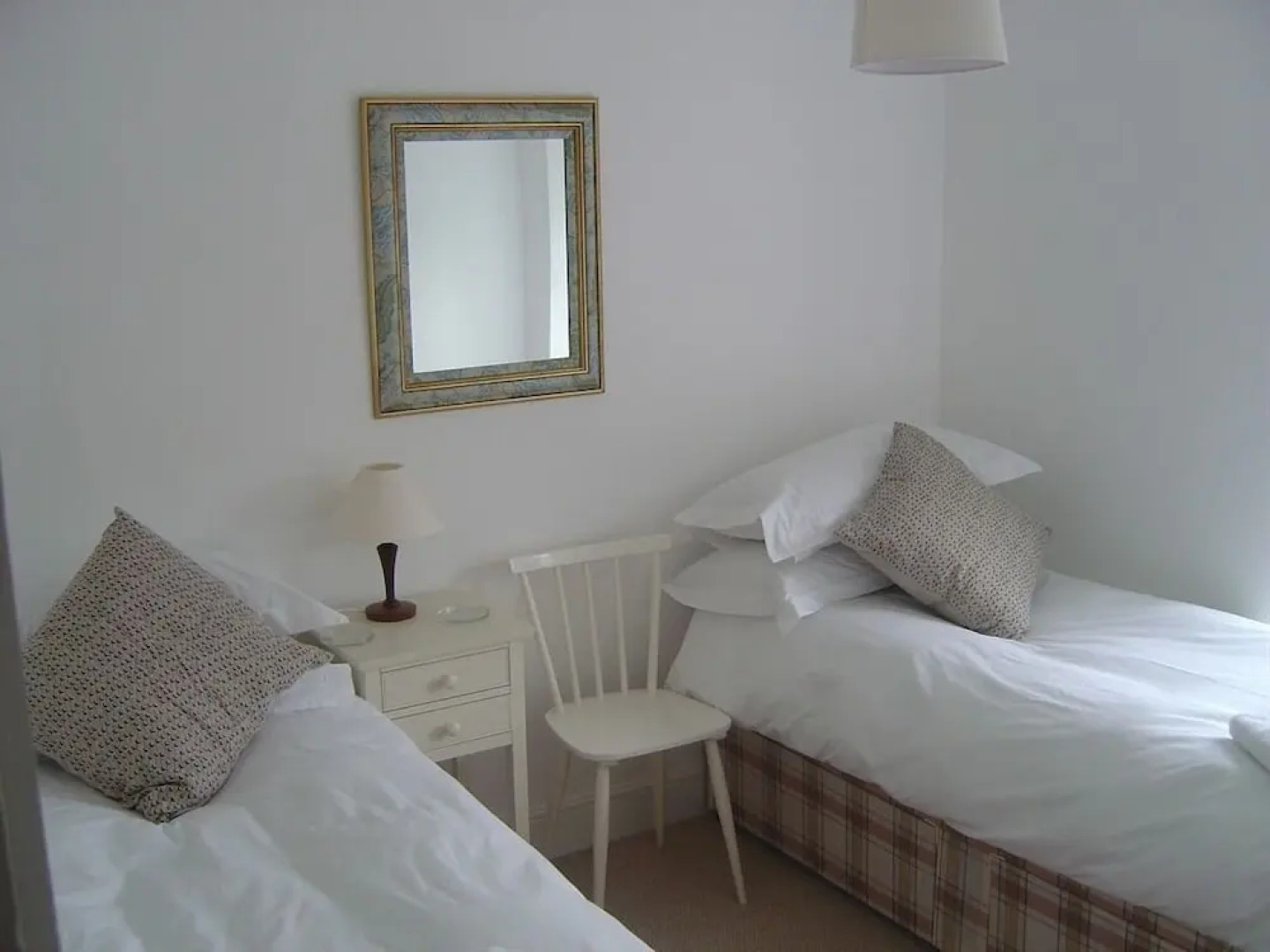 Bronfelin & Troed-y-Rhiw Holiday Cottage