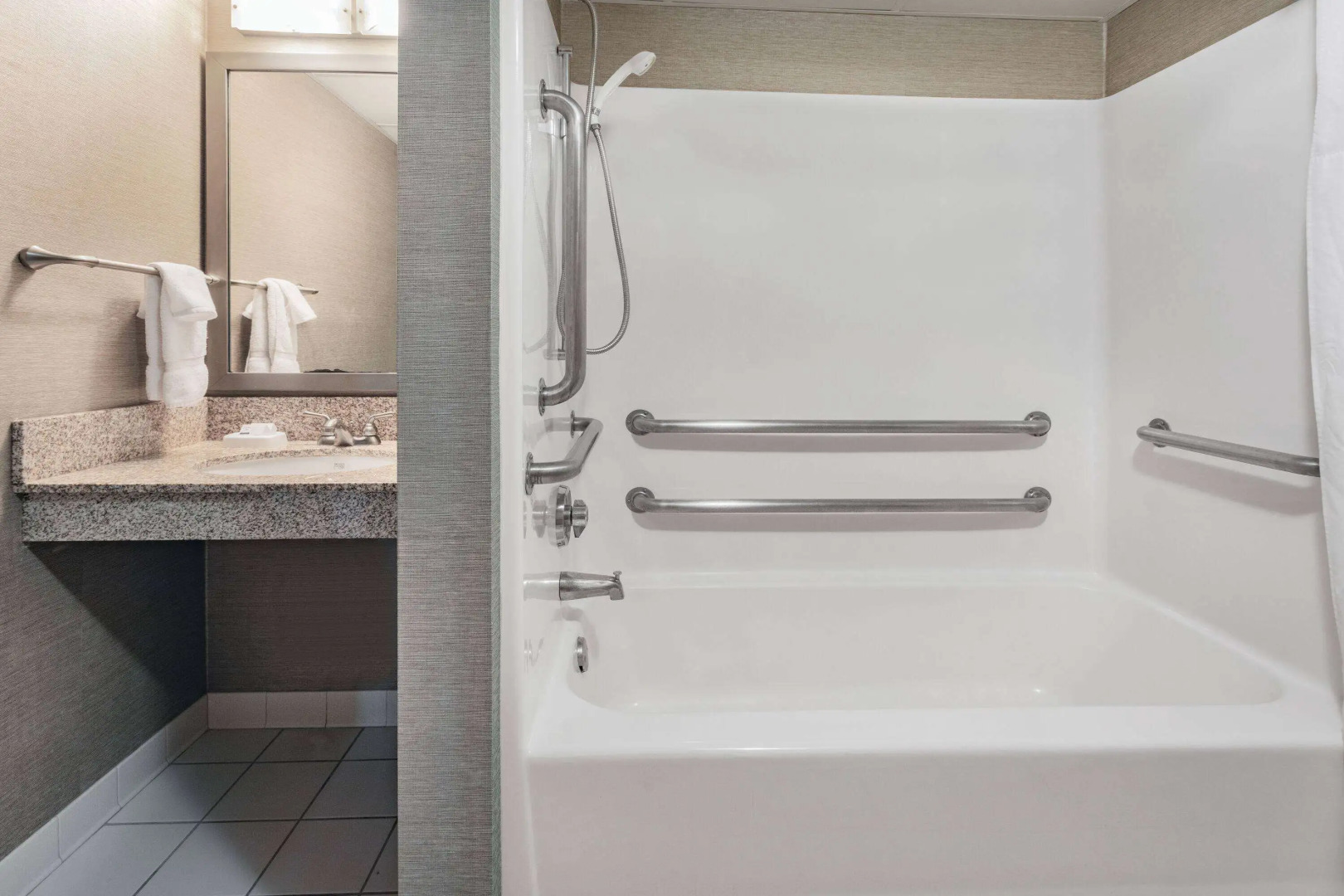 Baymont by Wyndham Brooklyn Center