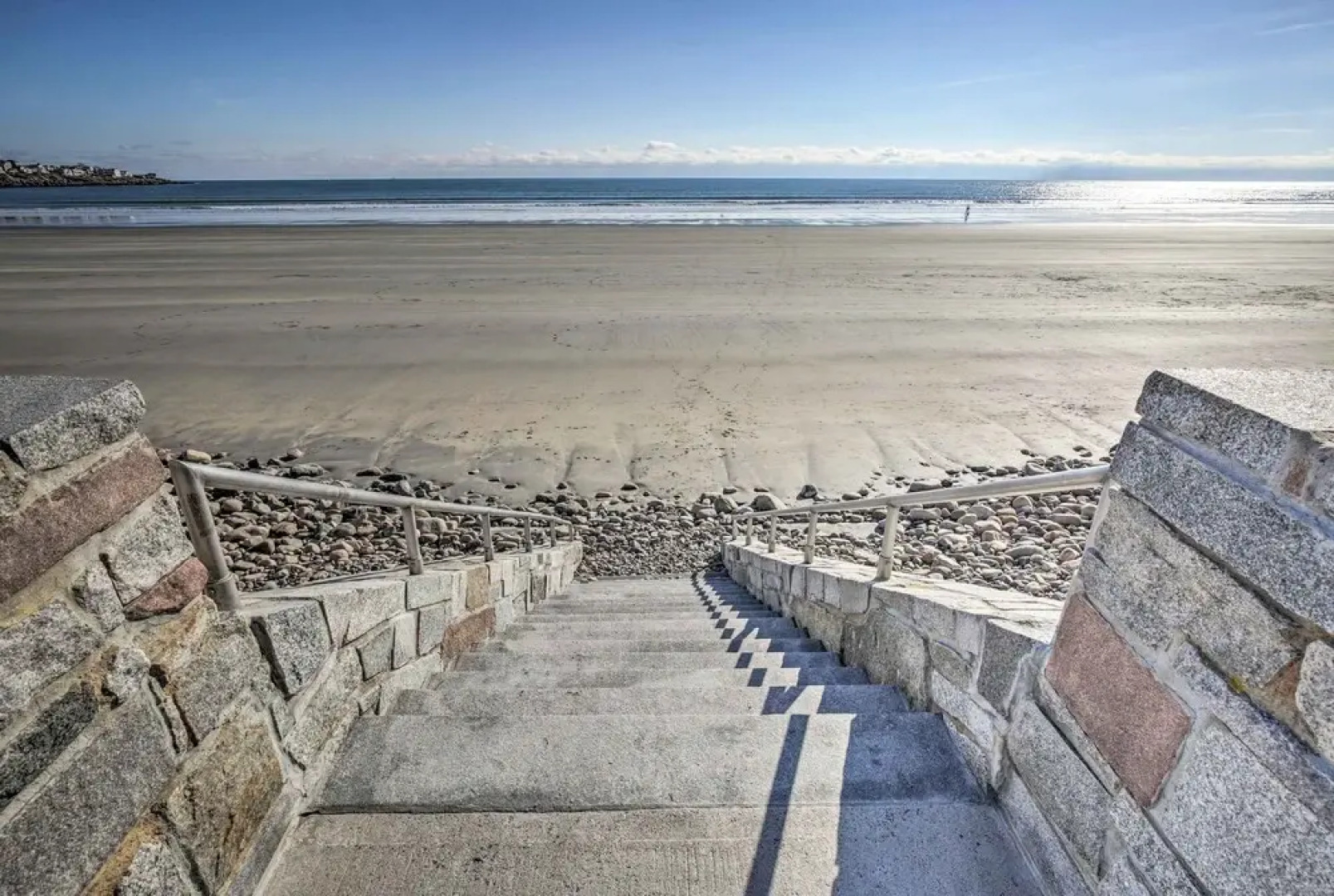 York Beachfront Condo - Steps to Long Sands!