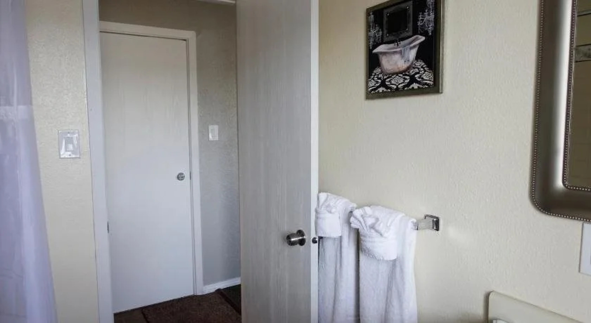 Anchorage Uptown Suites