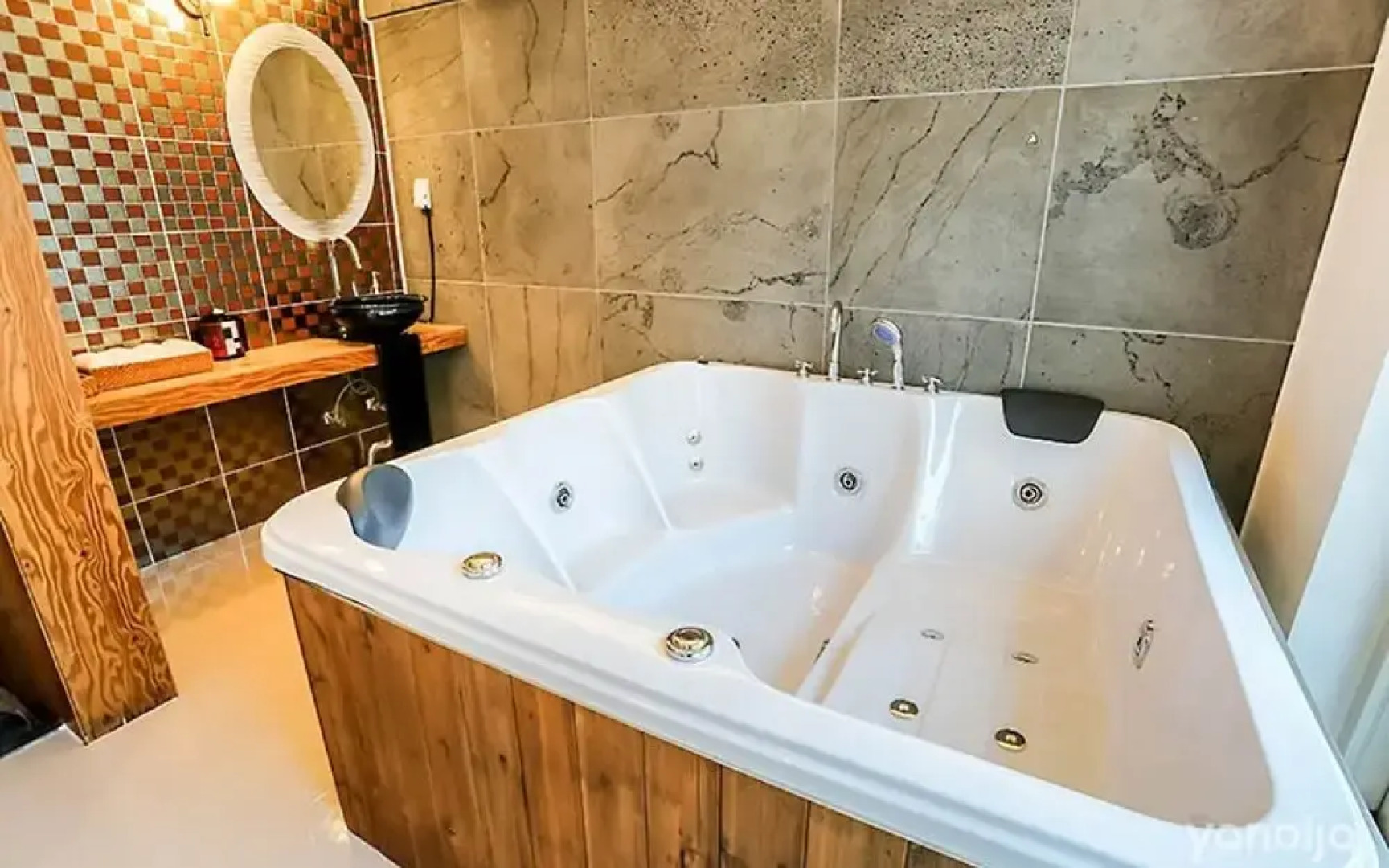 Hadong Cloud Hill Pension