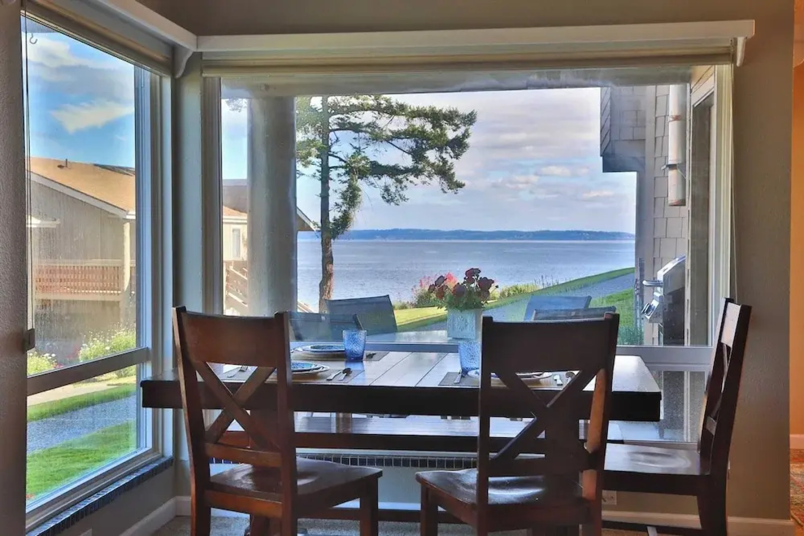 Beachfront Condo - Mutiny Bay by Avantstay Views