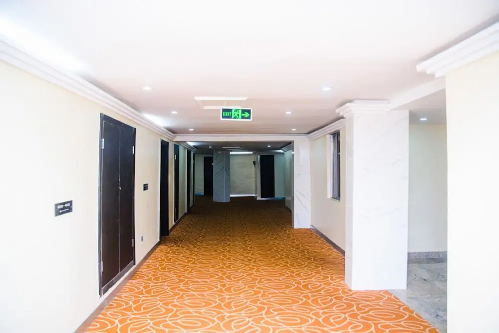 Royal Birds Hotel & Towers