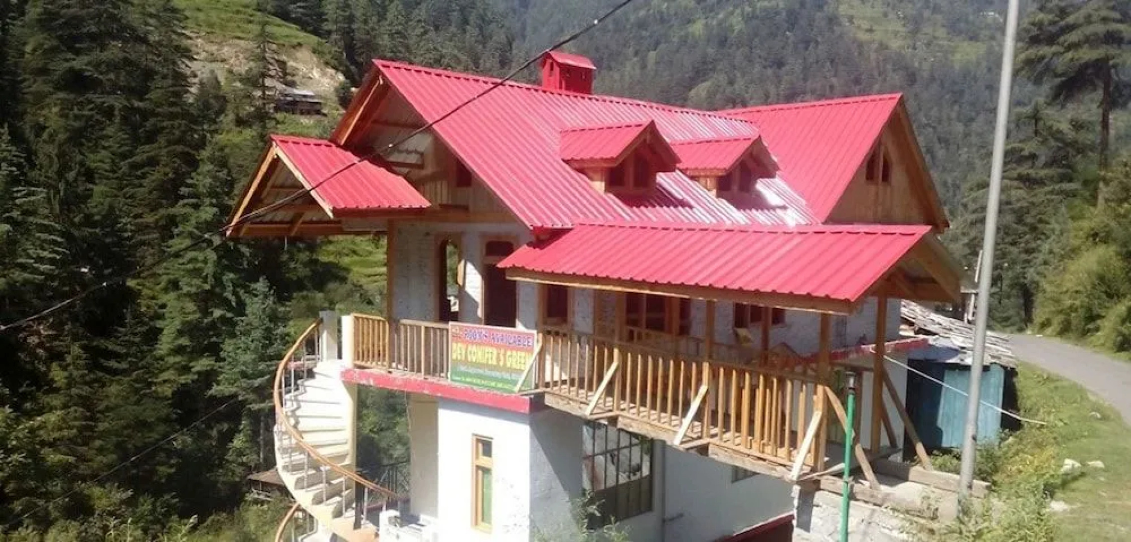 Dev Conifers Cafe & Cottages