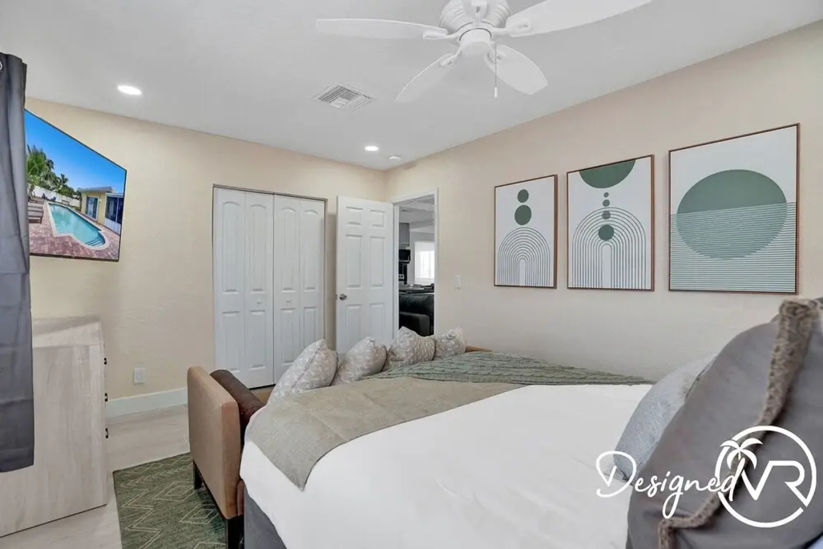 Close to Beach 4Br with Heated Pool