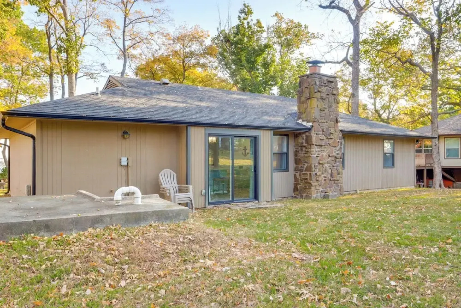 Half-mi to Grand Lake & Marina: Monkey Island Home