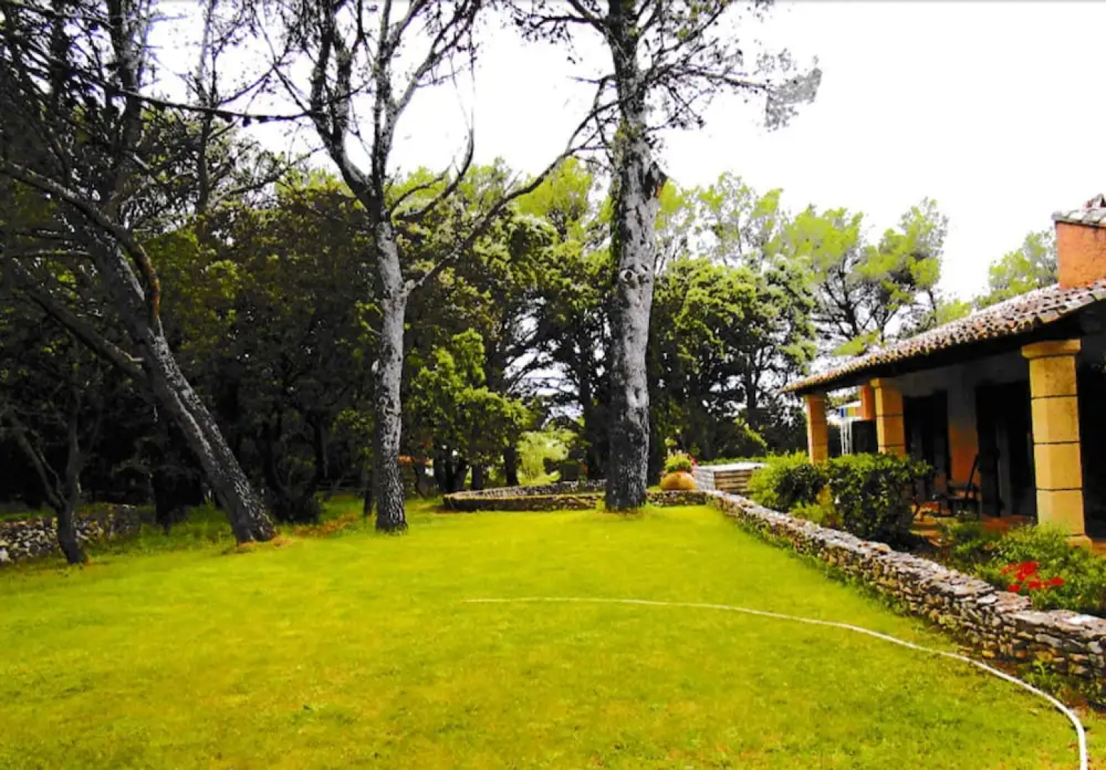 Apartment With 2 Bedrooms in Lançon-provence, With Shared Pool, Enclosed Garden and Wifi - 20 km From the Beach