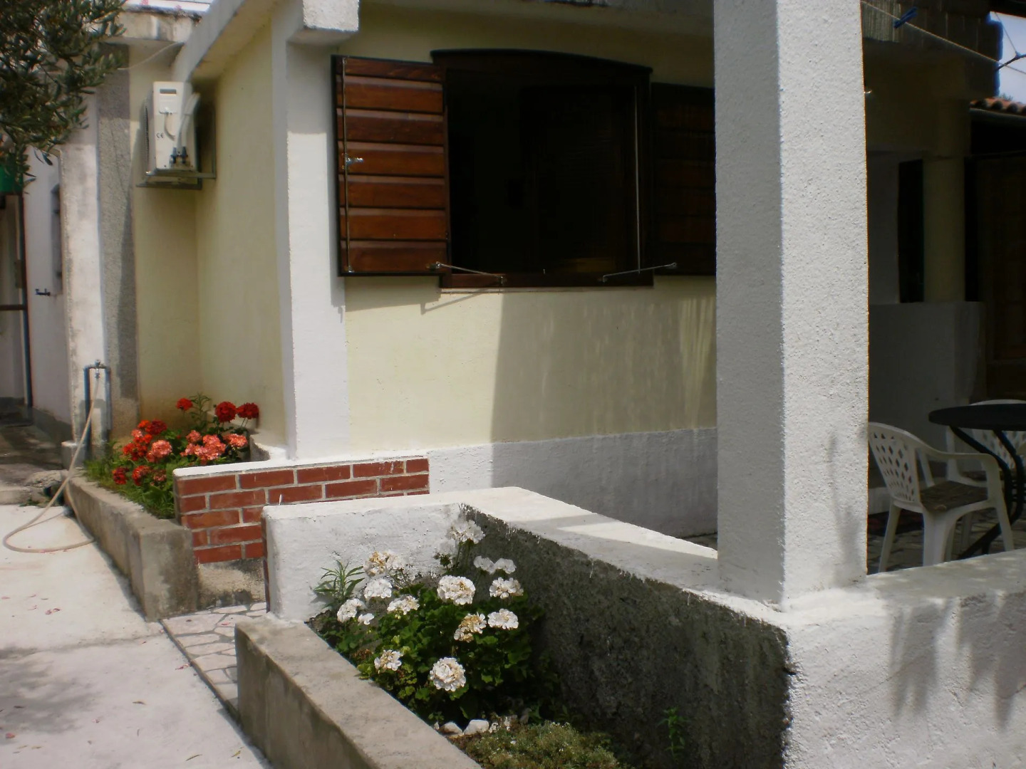 Apartment Vito - 10 m from sea: A1 Brodarica, Riviera Sibenik