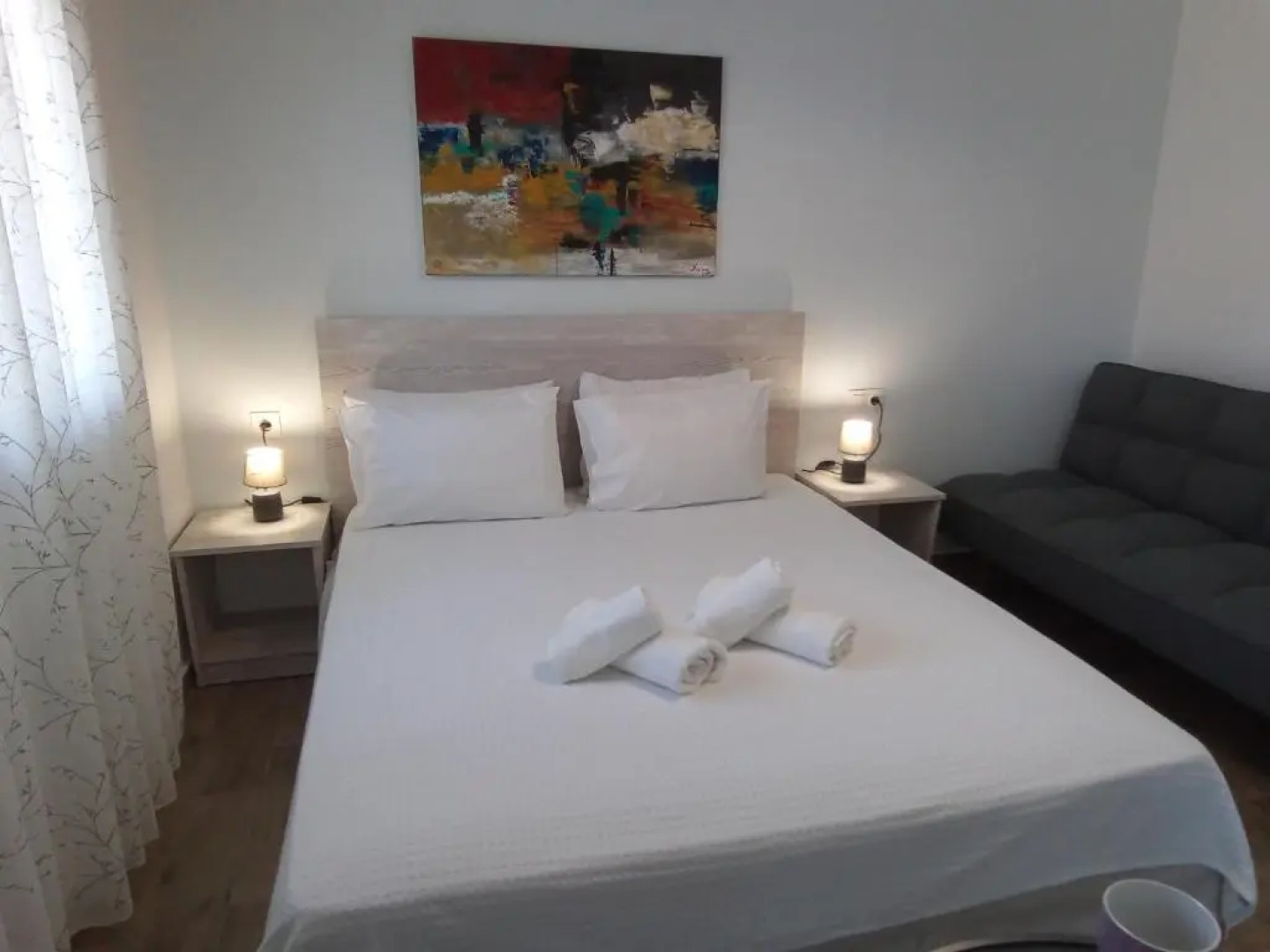 Thomas House near the beach