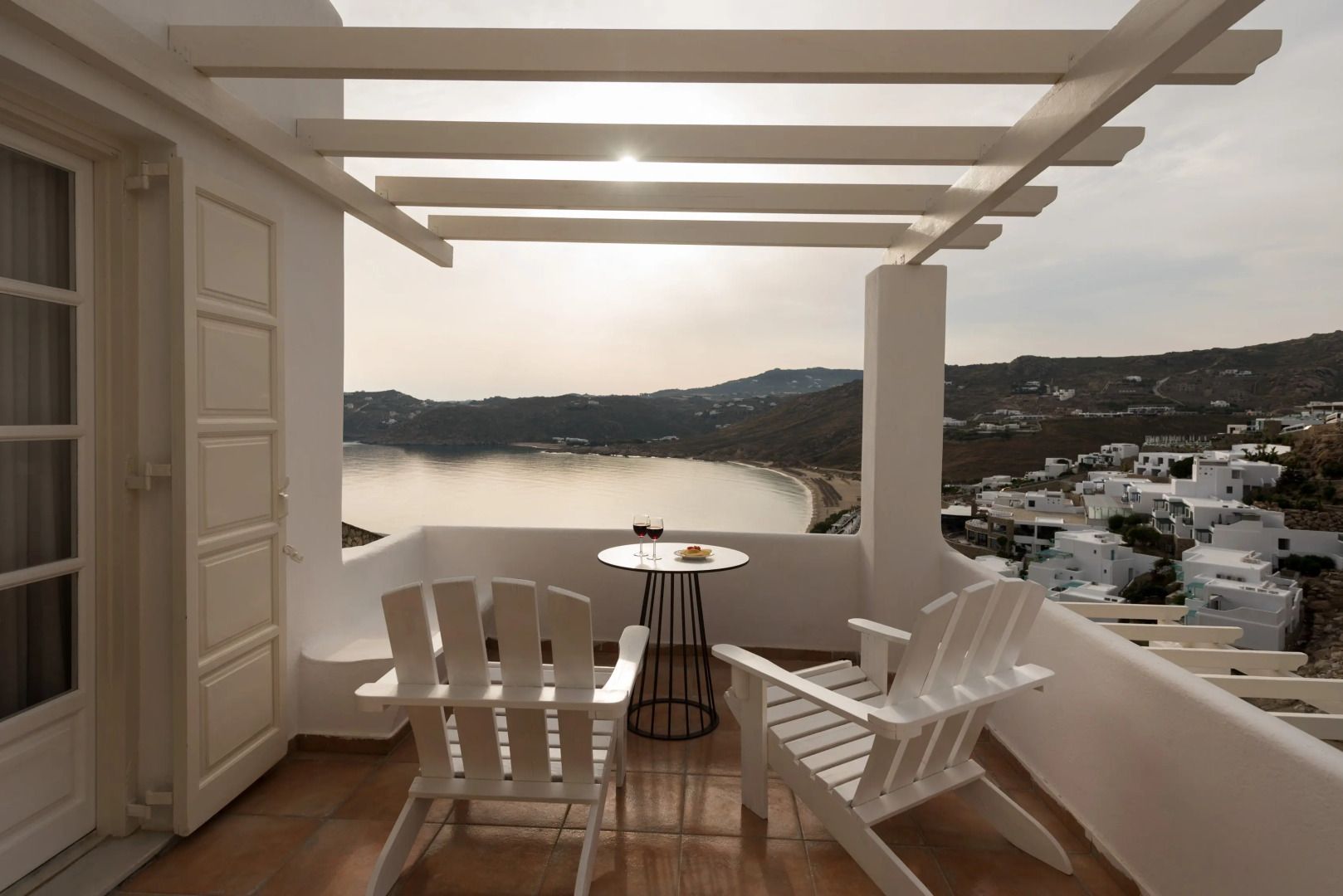 Cova Mykonos Suites