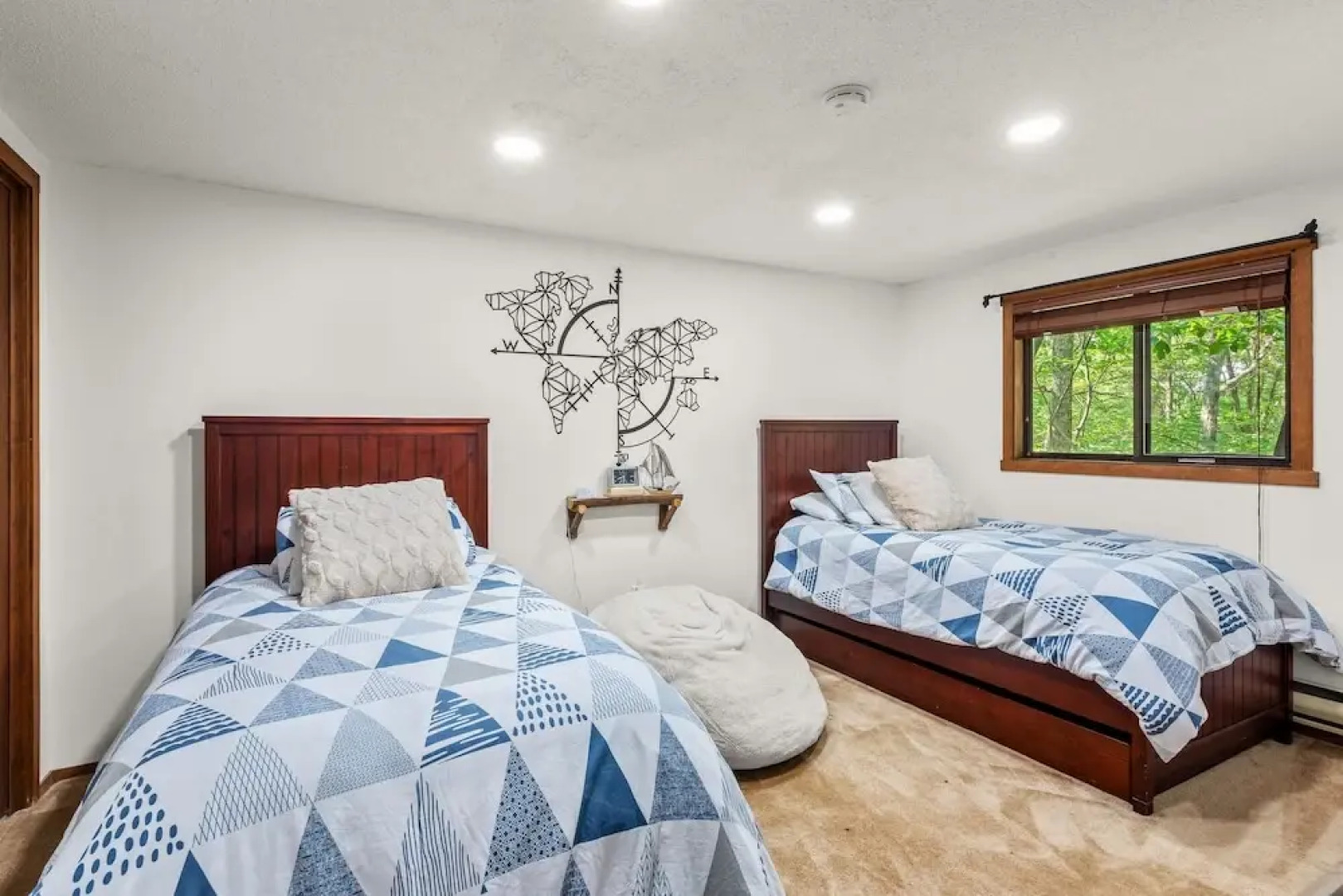 The Bear s Den by Avantstay Prime Location Renovated w Movie Game Room