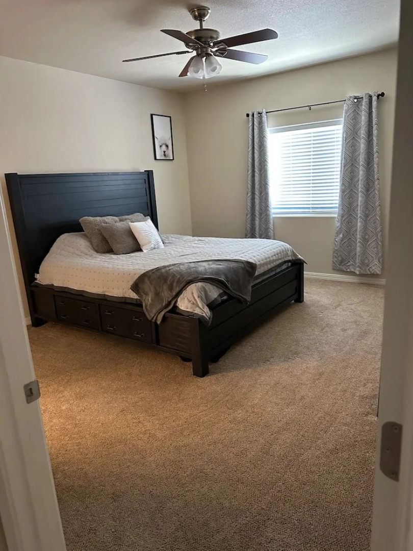 Spacious Desert Retreat With Breathtaking Views 2 Bedroom Home by RedAwning