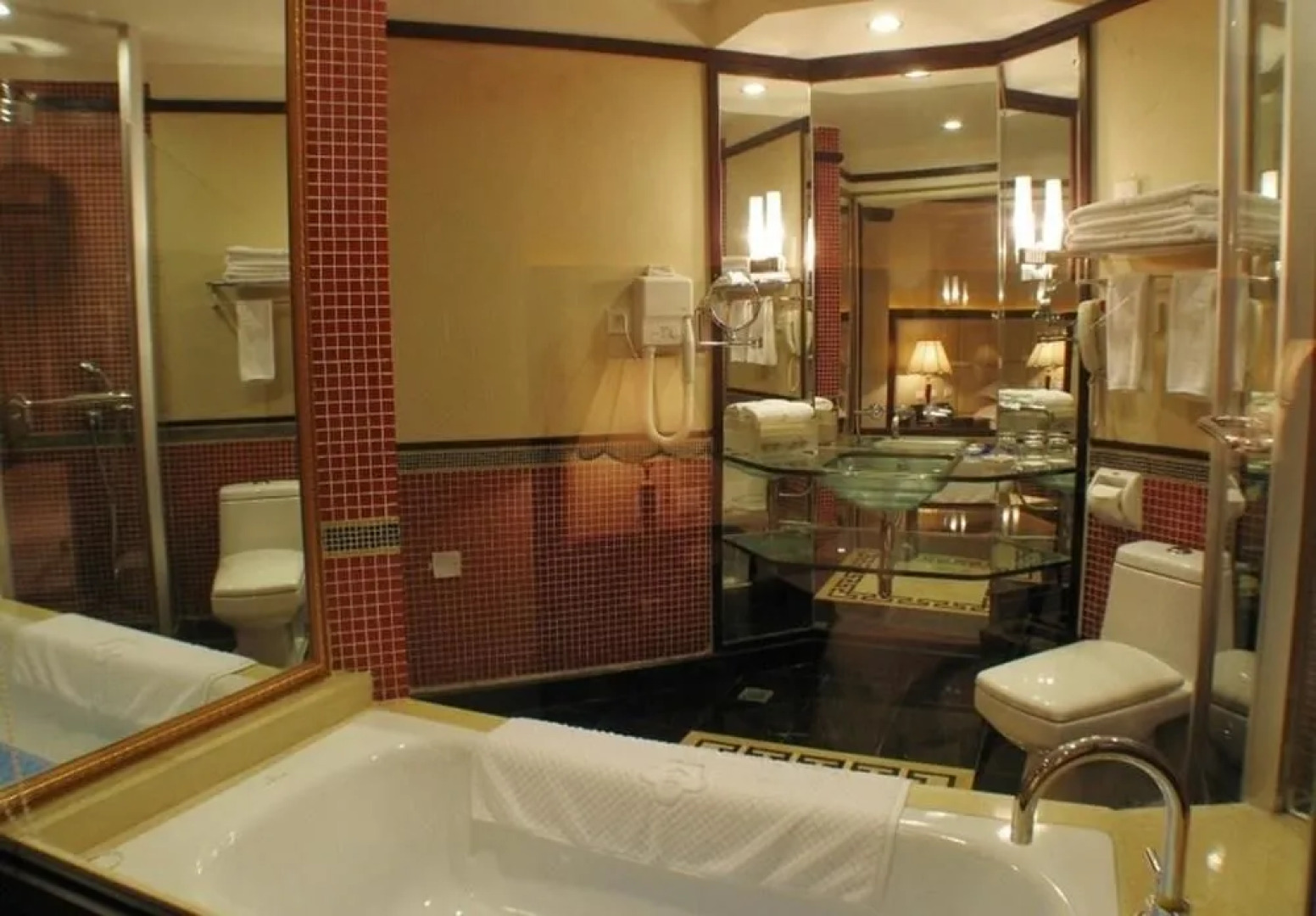 March Flower International Hotel