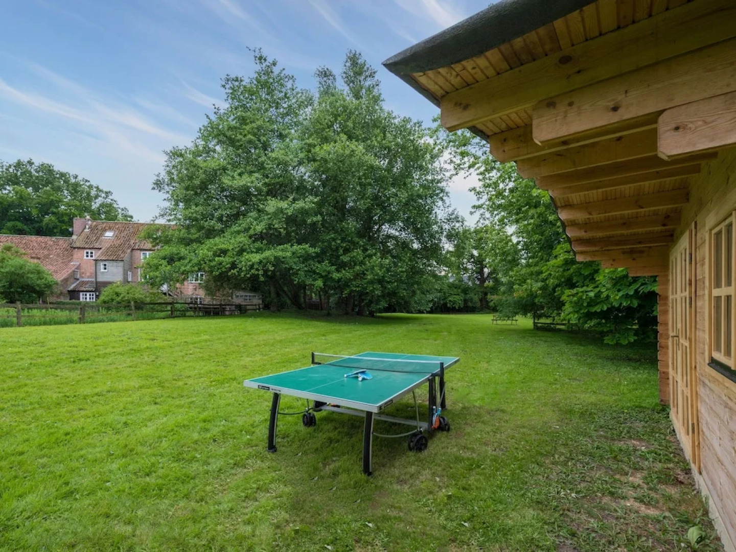 Rustic holiday home in Reepham with Garden